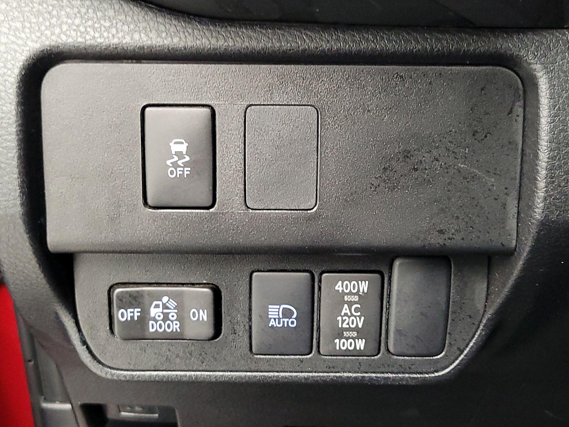 Thumbnail: 2023 Toyota Tacoma - 13