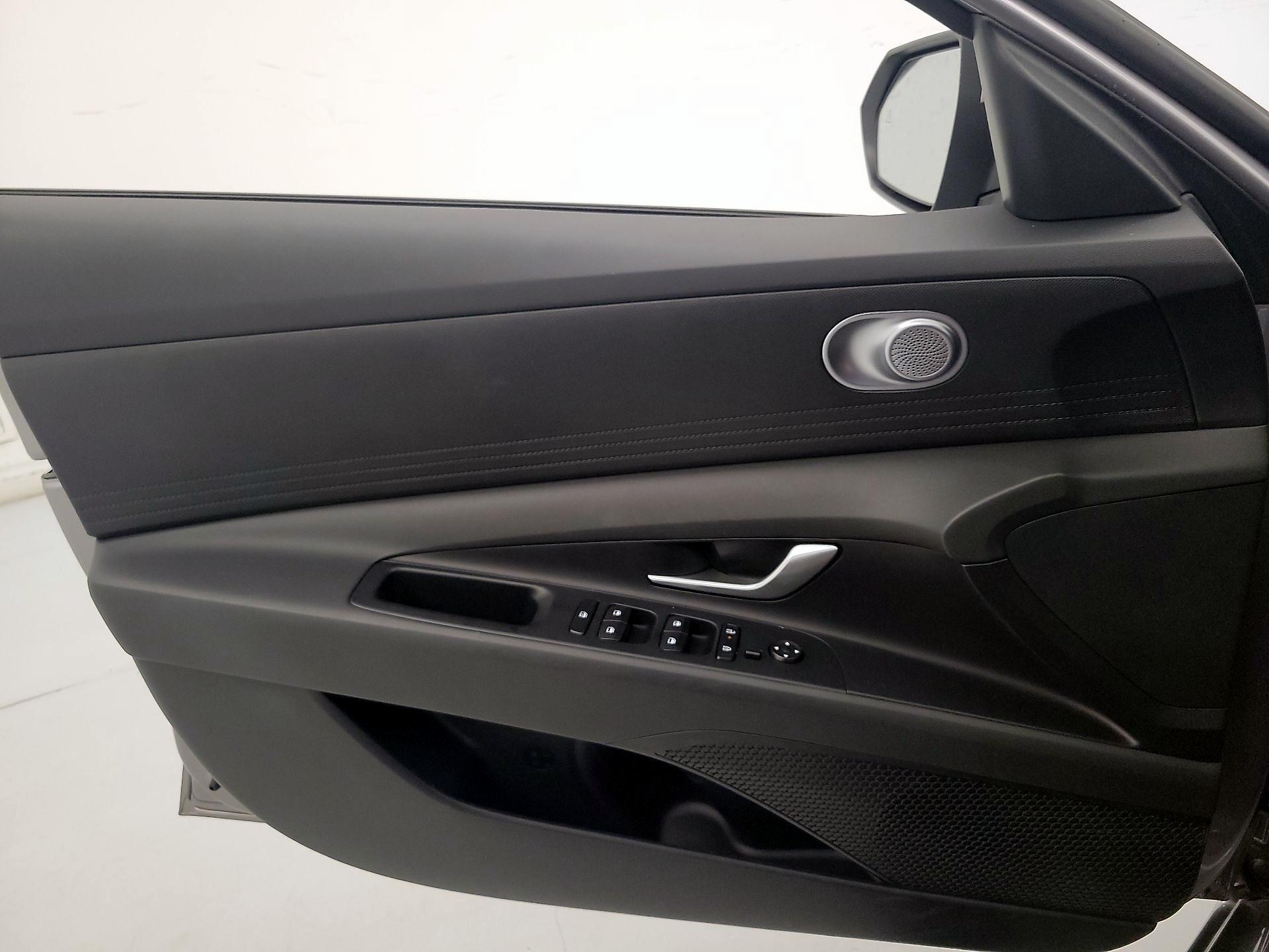 Thumbnail: 2025 Hyundai Elantra - 12