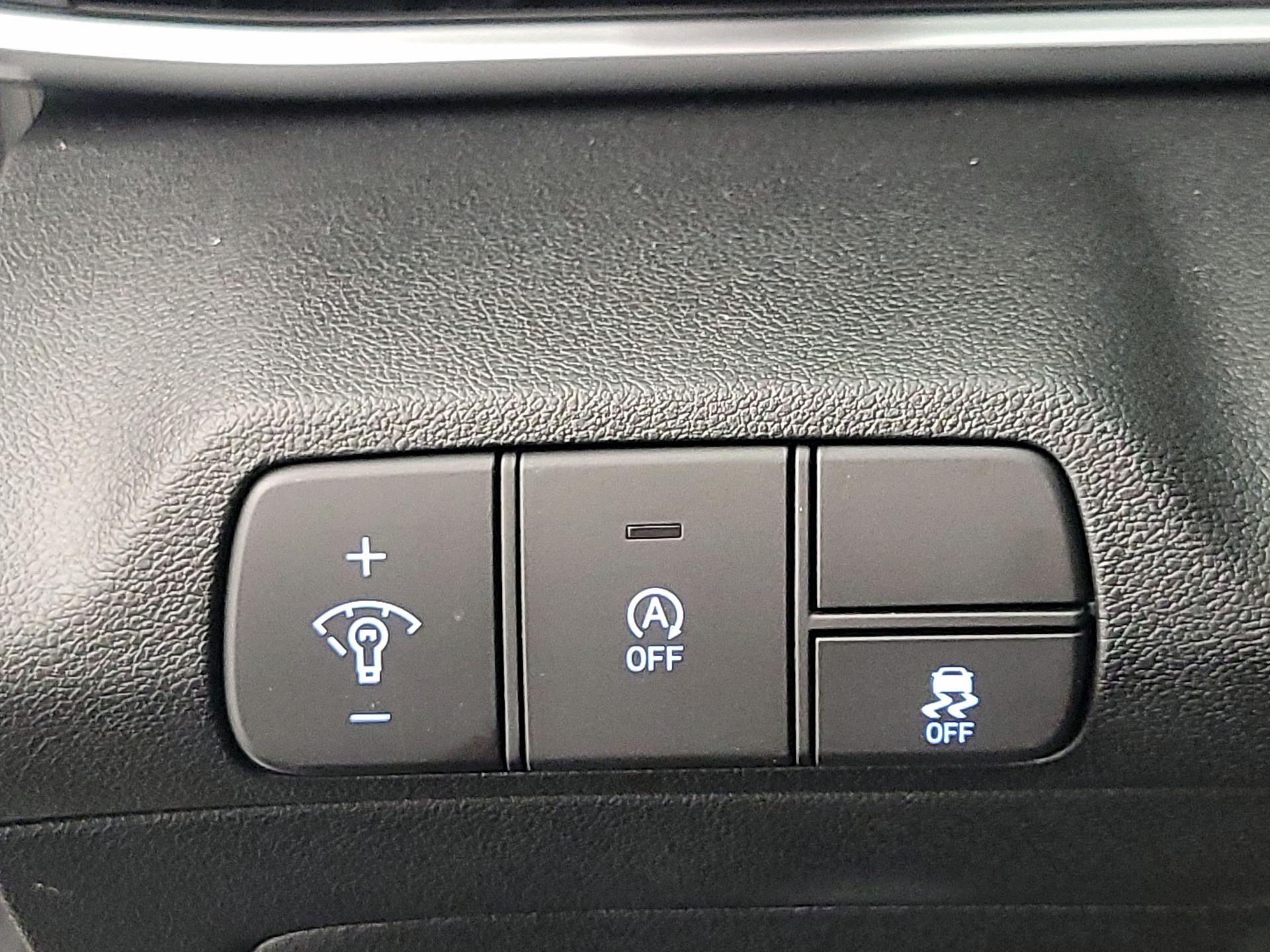 Thumbnail: 2025 Hyundai Elantra - 13