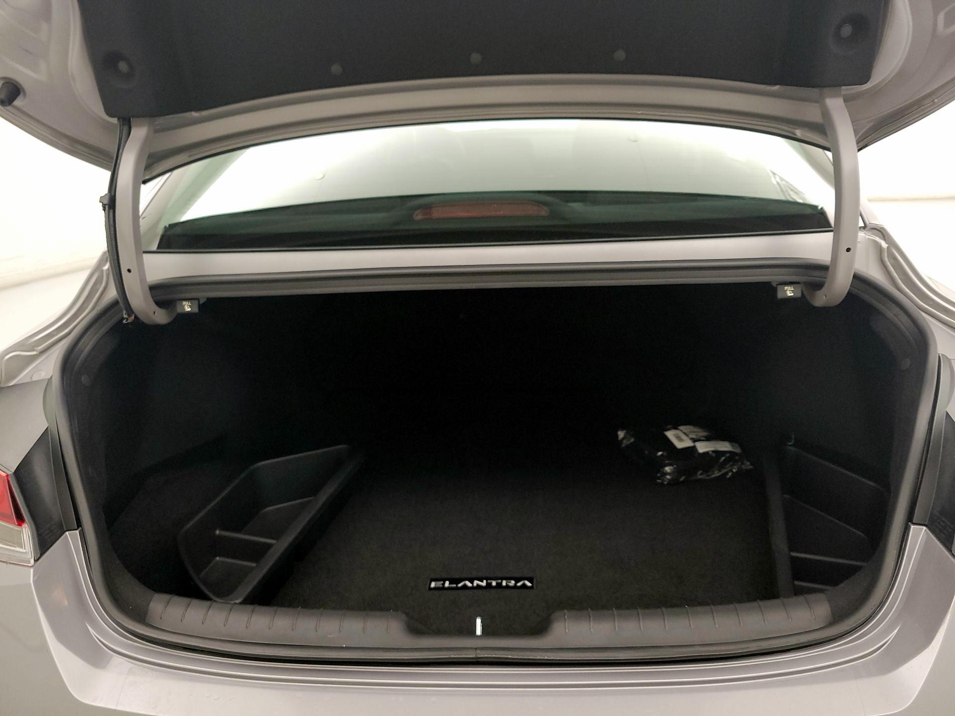 Thumbnail: 2025 Hyundai Elantra - 20