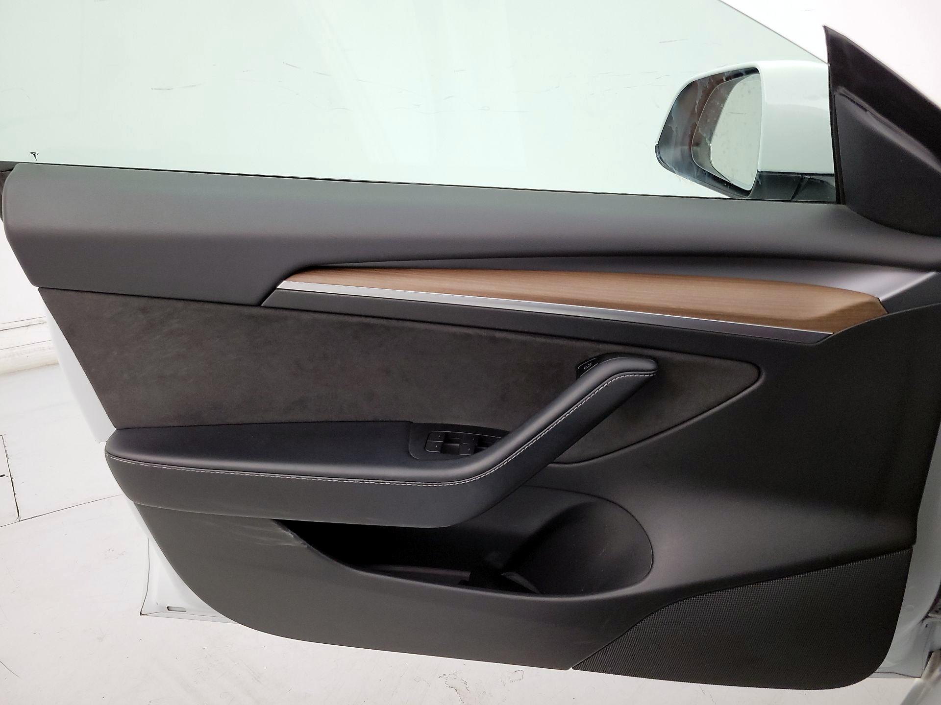 Thumbnail: 2021 Tesla Model 3 - 12