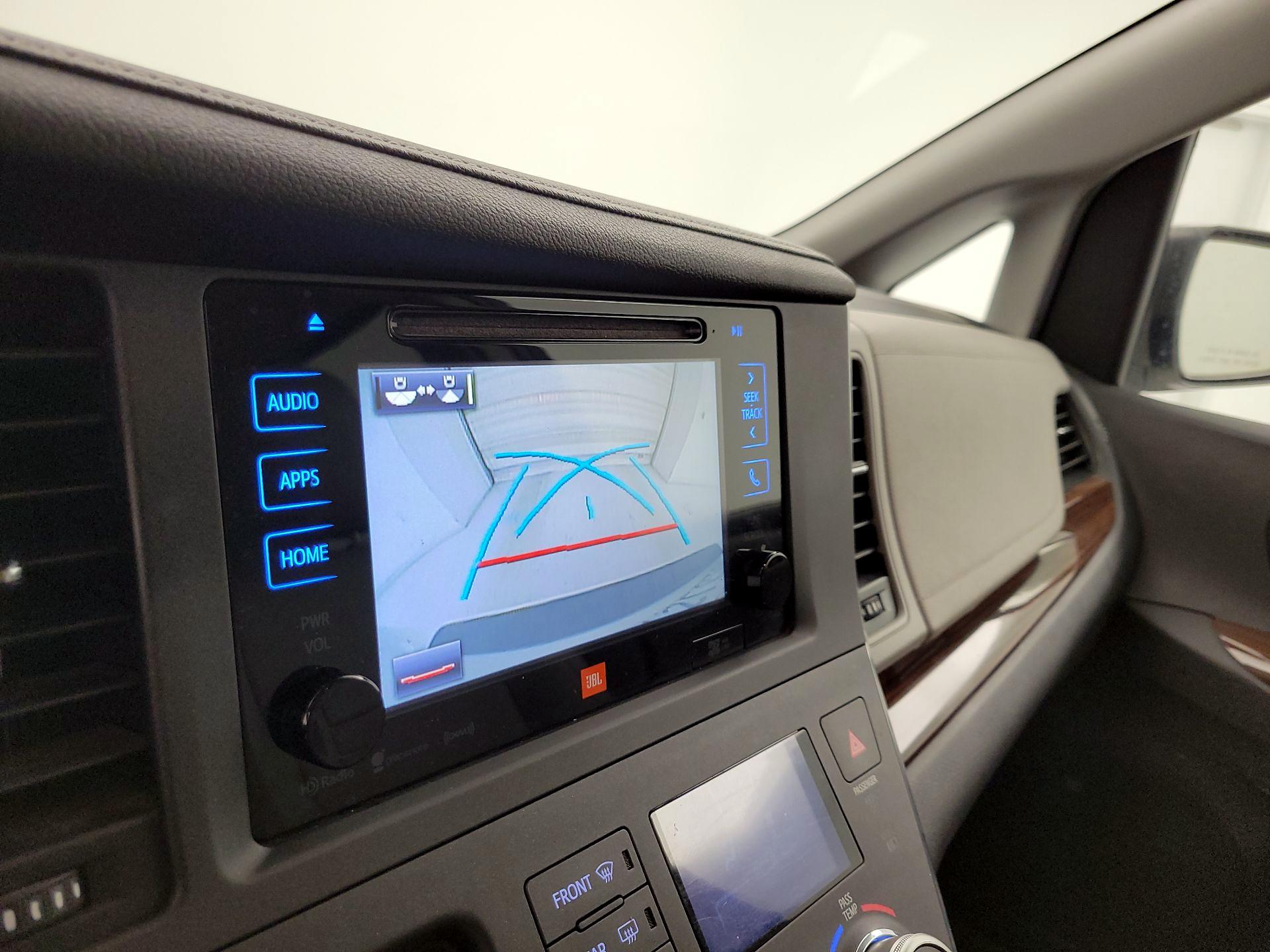 Thumbnail: 2016 Toyota Sienna - 14