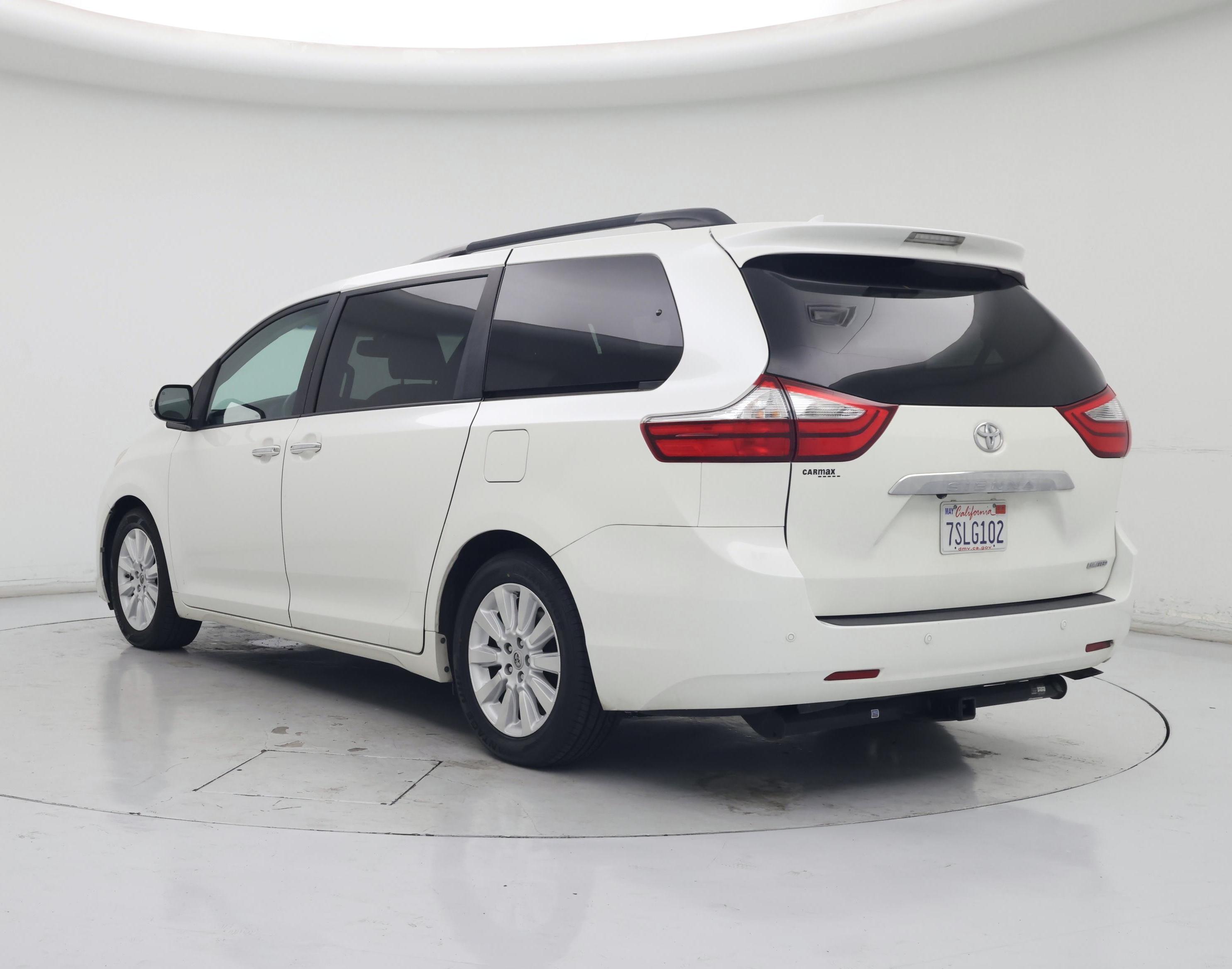 Thumbnail: 2016 Toyota Sienna - 2