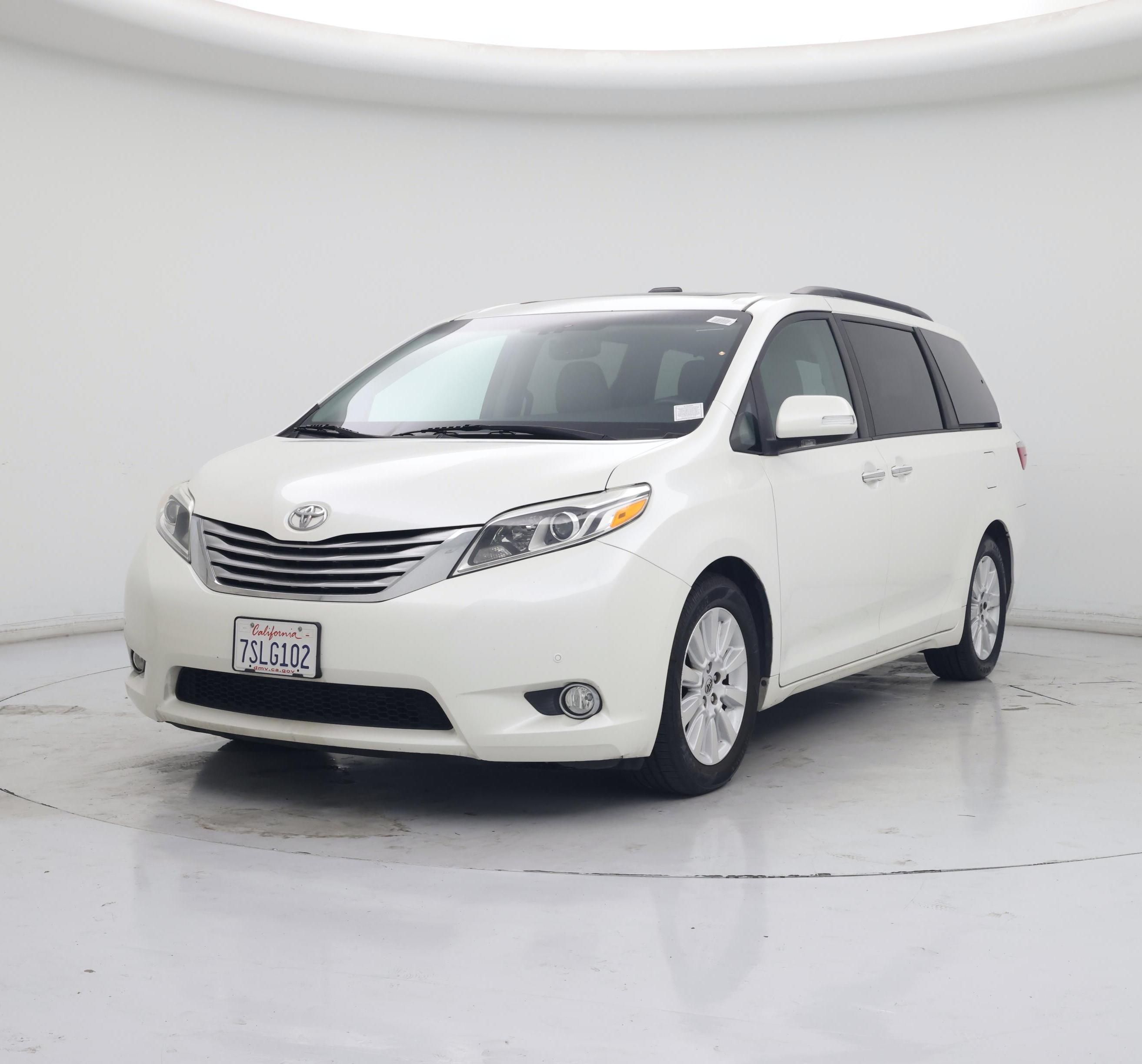 Thumbnail: 2016 Toyota Sienna - 4
