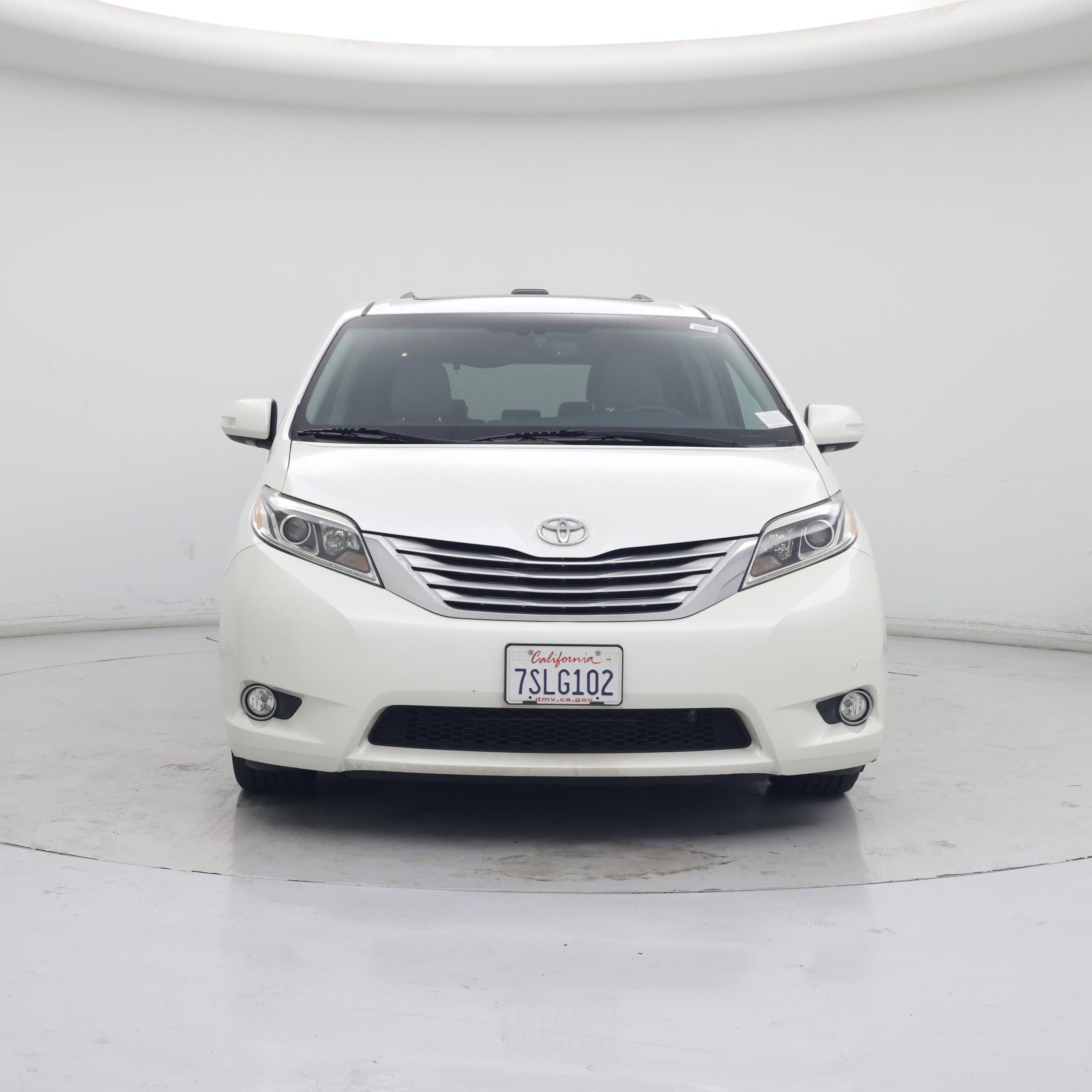 Thumbnail: 2016 Toyota Sienna - 5