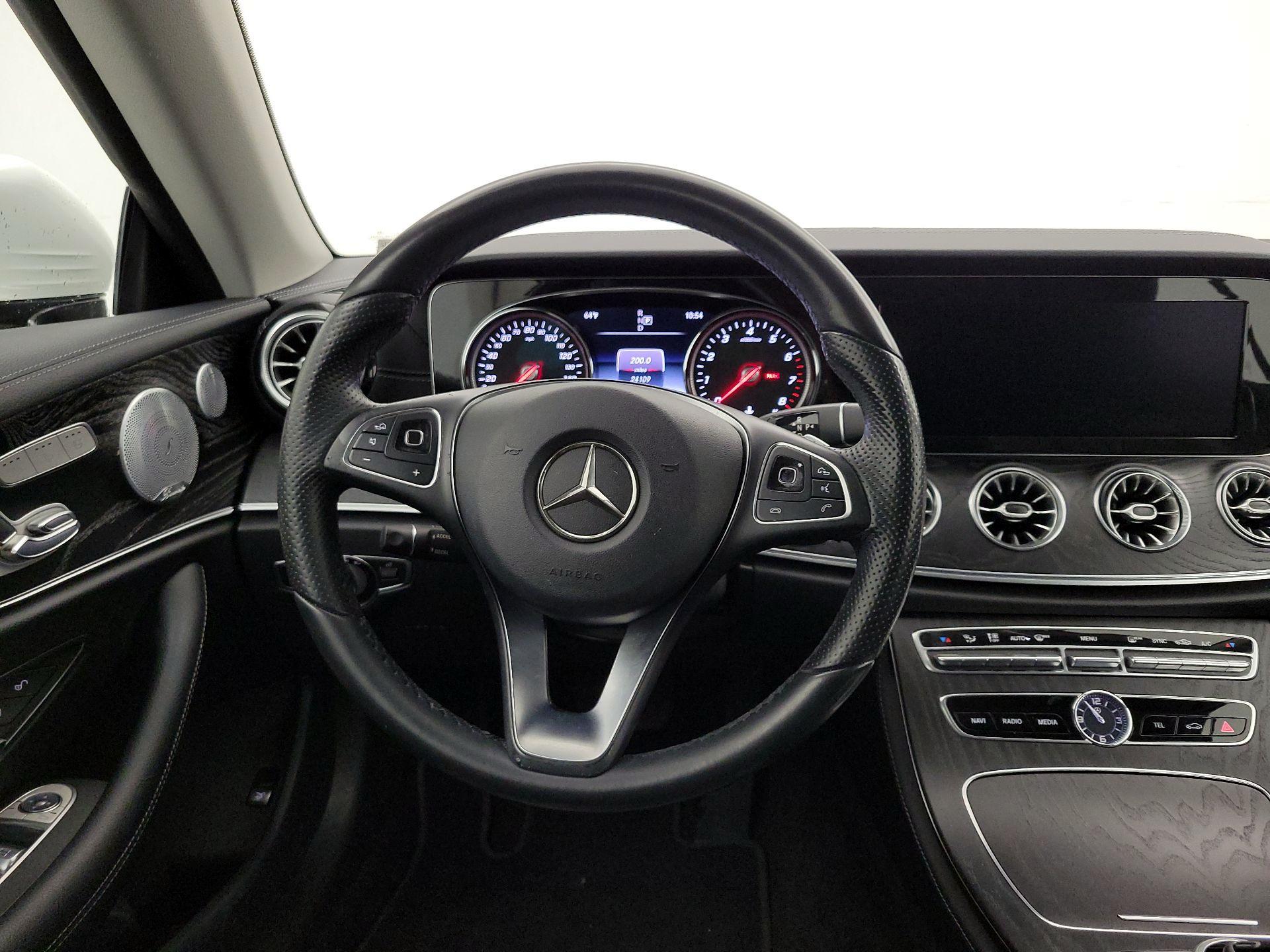 Thumbnail: 2018 Mercedes-Benz E-Class - 10