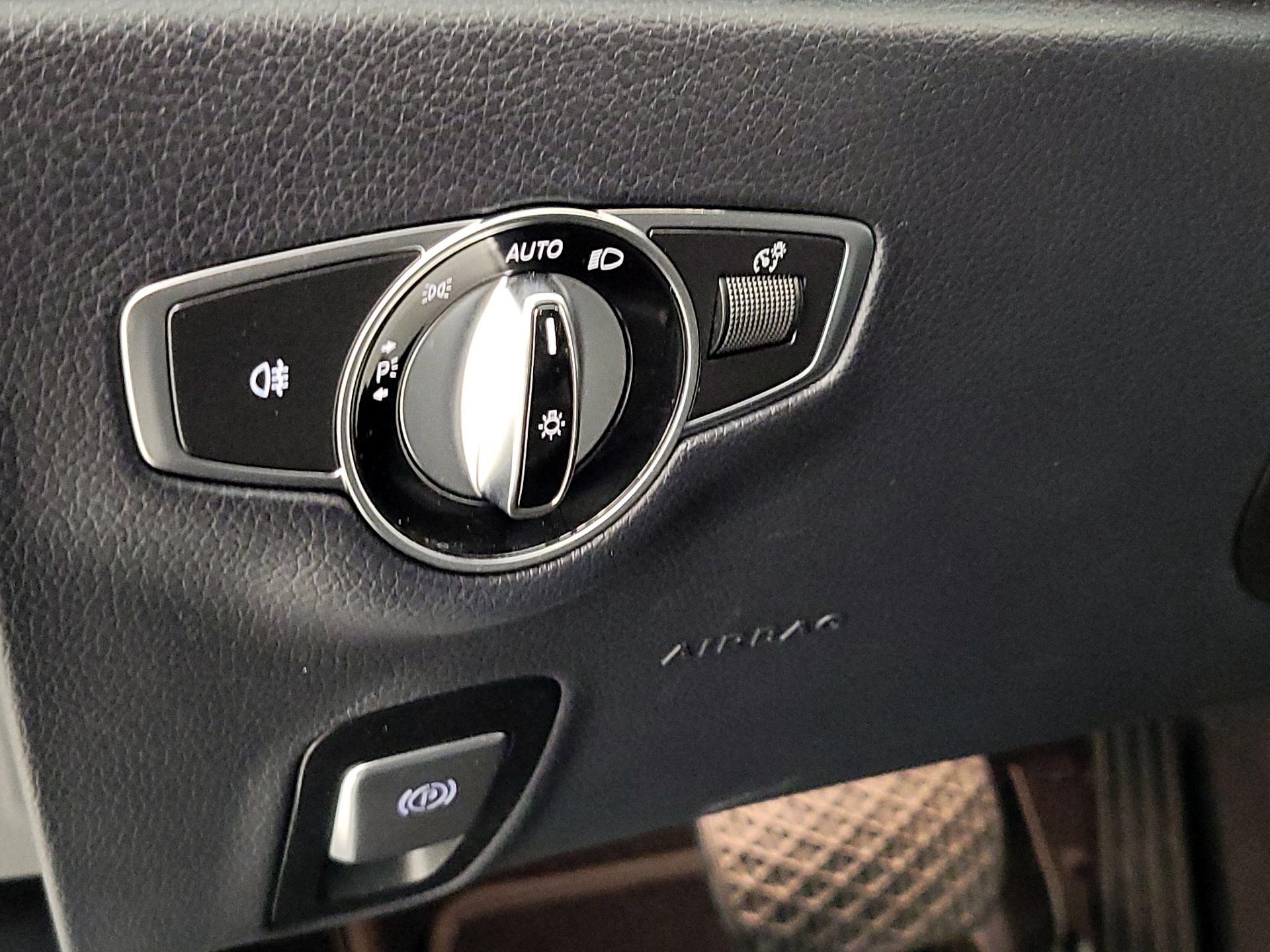 Thumbnail: 2018 Mercedes-Benz E-Class - 13