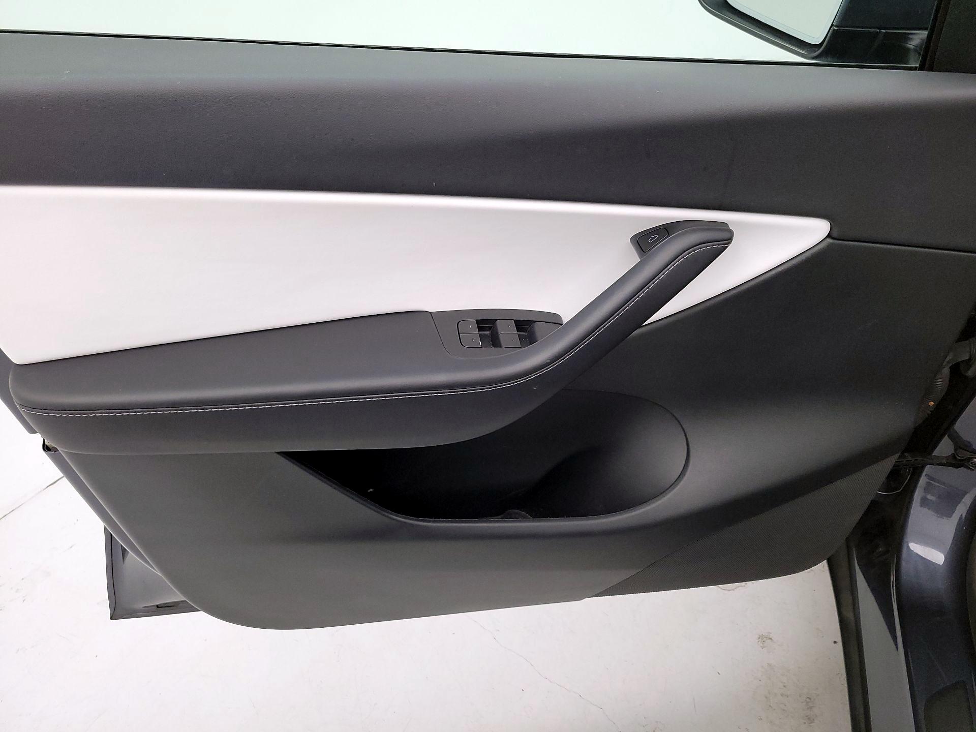 Thumbnail: 2022 Tesla Model Y - 12