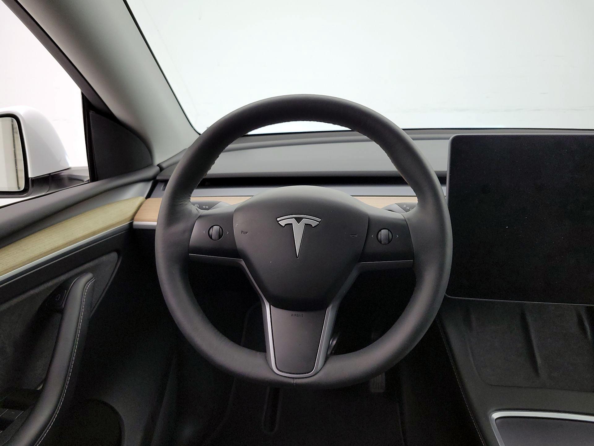 Thumbnail: 2023 Tesla Model Y - 10