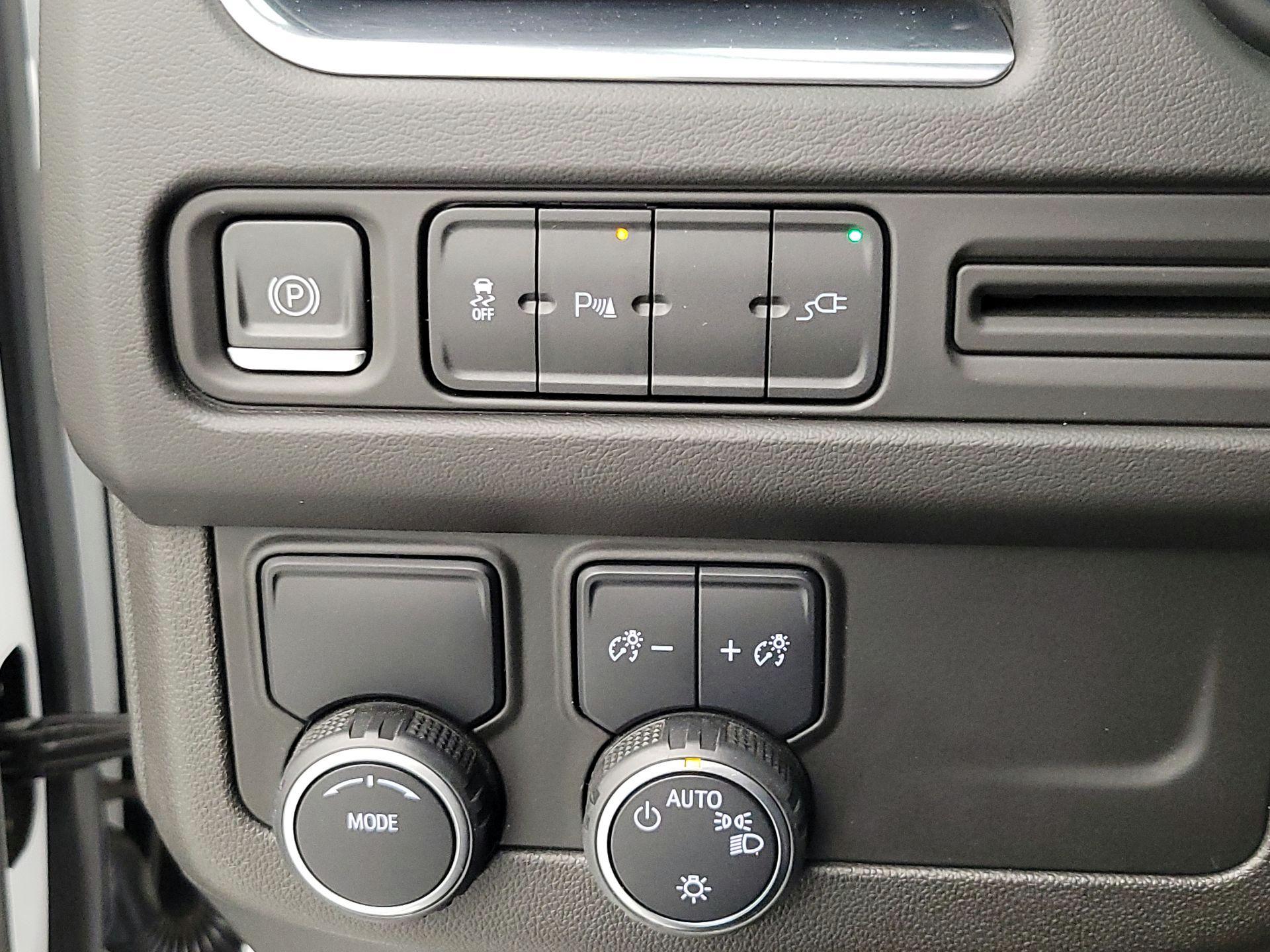 Thumbnail: 2021 Chevrolet Tahoe - 13