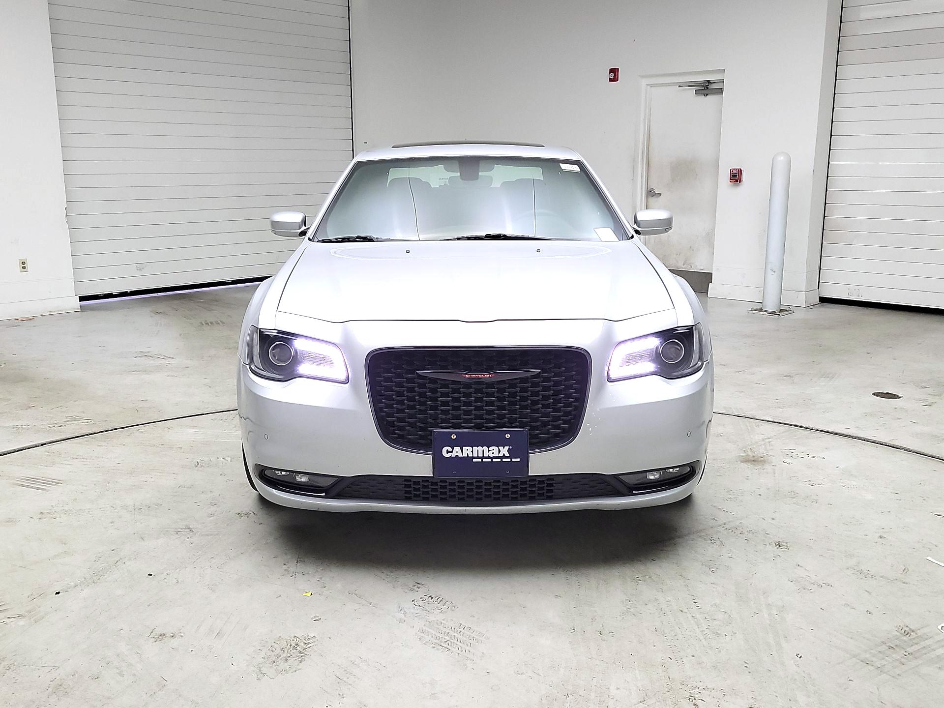 Thumbnail: 2023 Chrysler 300 - 2