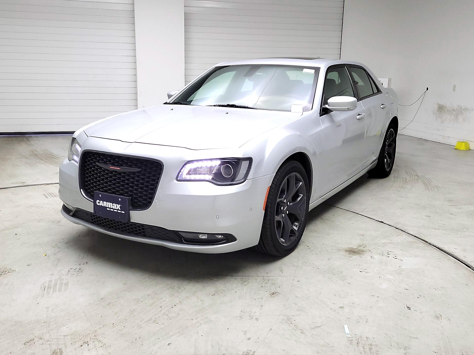 Thumbnail: 2023 Chrysler 300 - 3