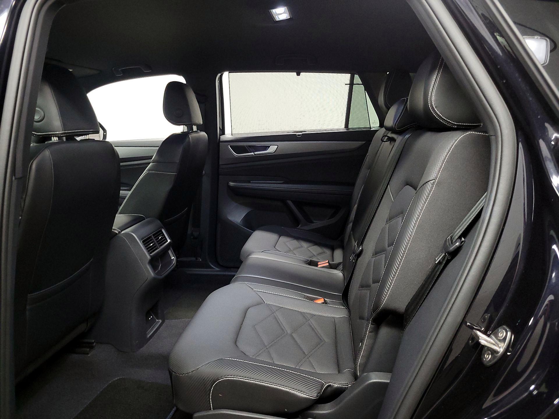 Thumbnail: 2024 Volkswagen Atlas - 17