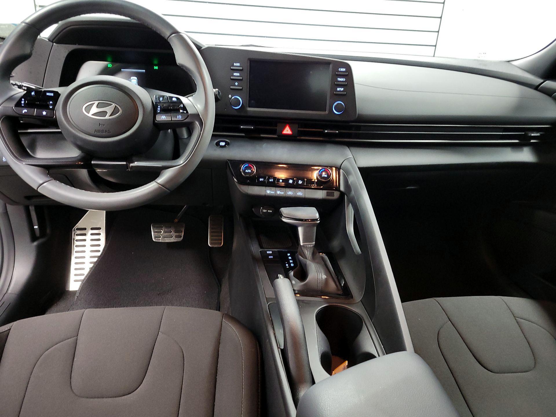 Thumbnail: 2025 Hyundai Elantra - 9