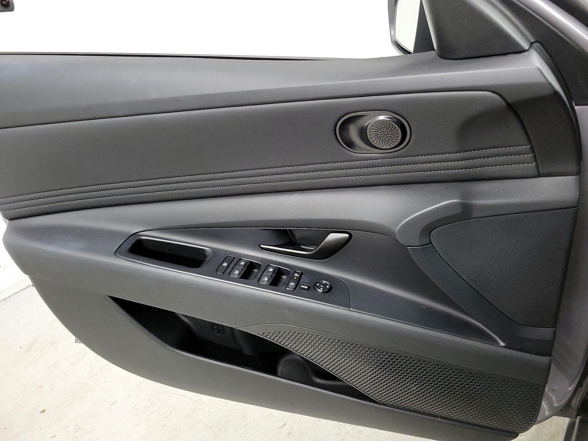 Thumbnail: 2025 Hyundai Elantra - 12