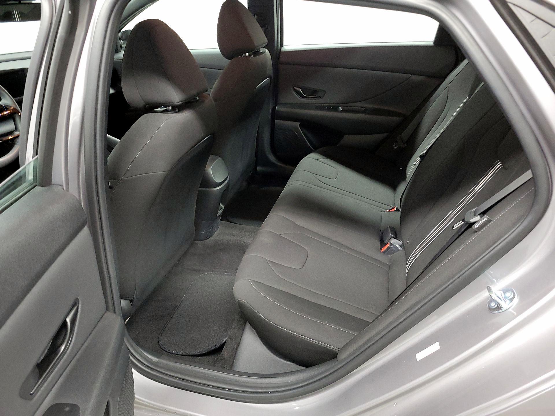 Thumbnail: 2025 Hyundai Elantra - 19