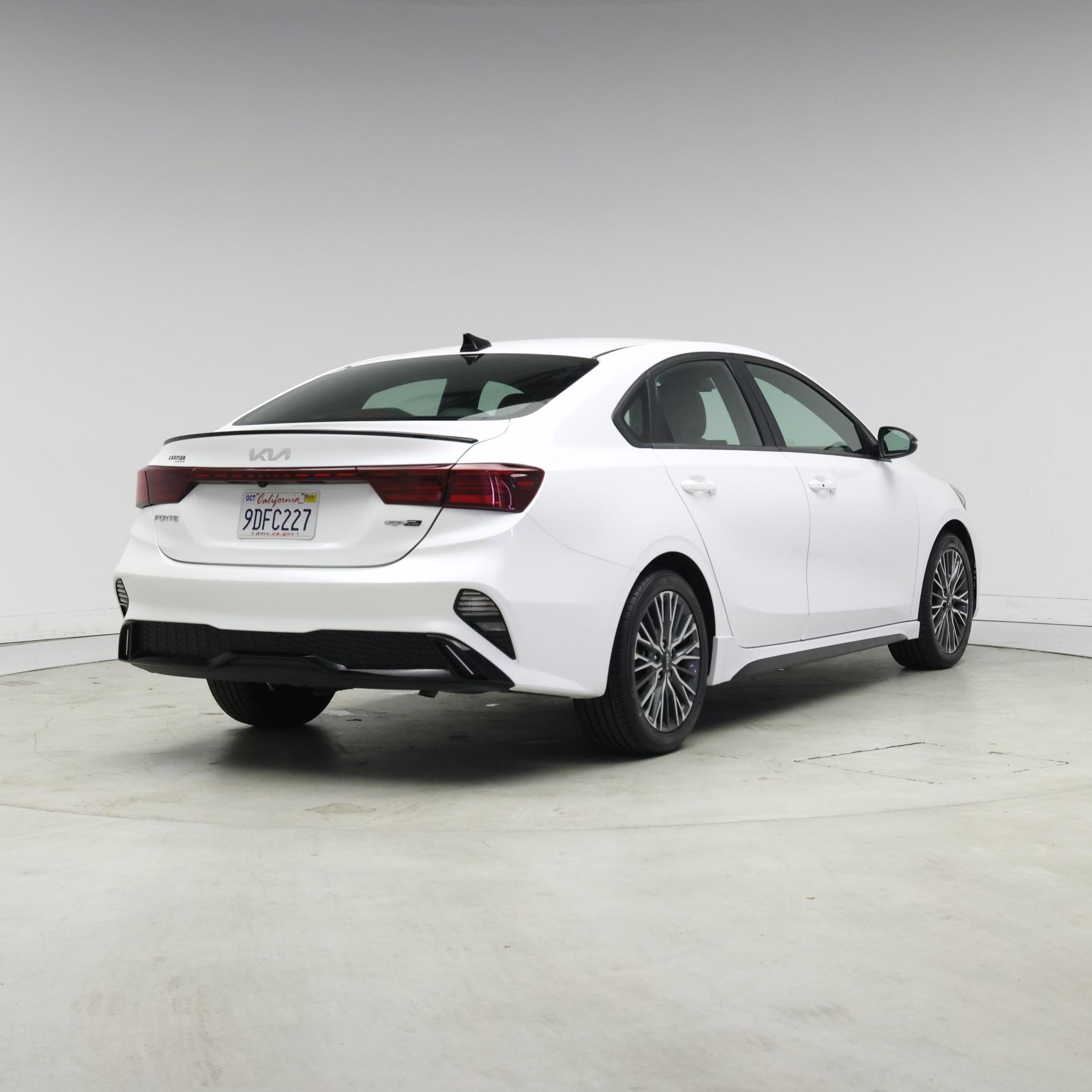 Thumbnail: 2023 Kia Forte - 8