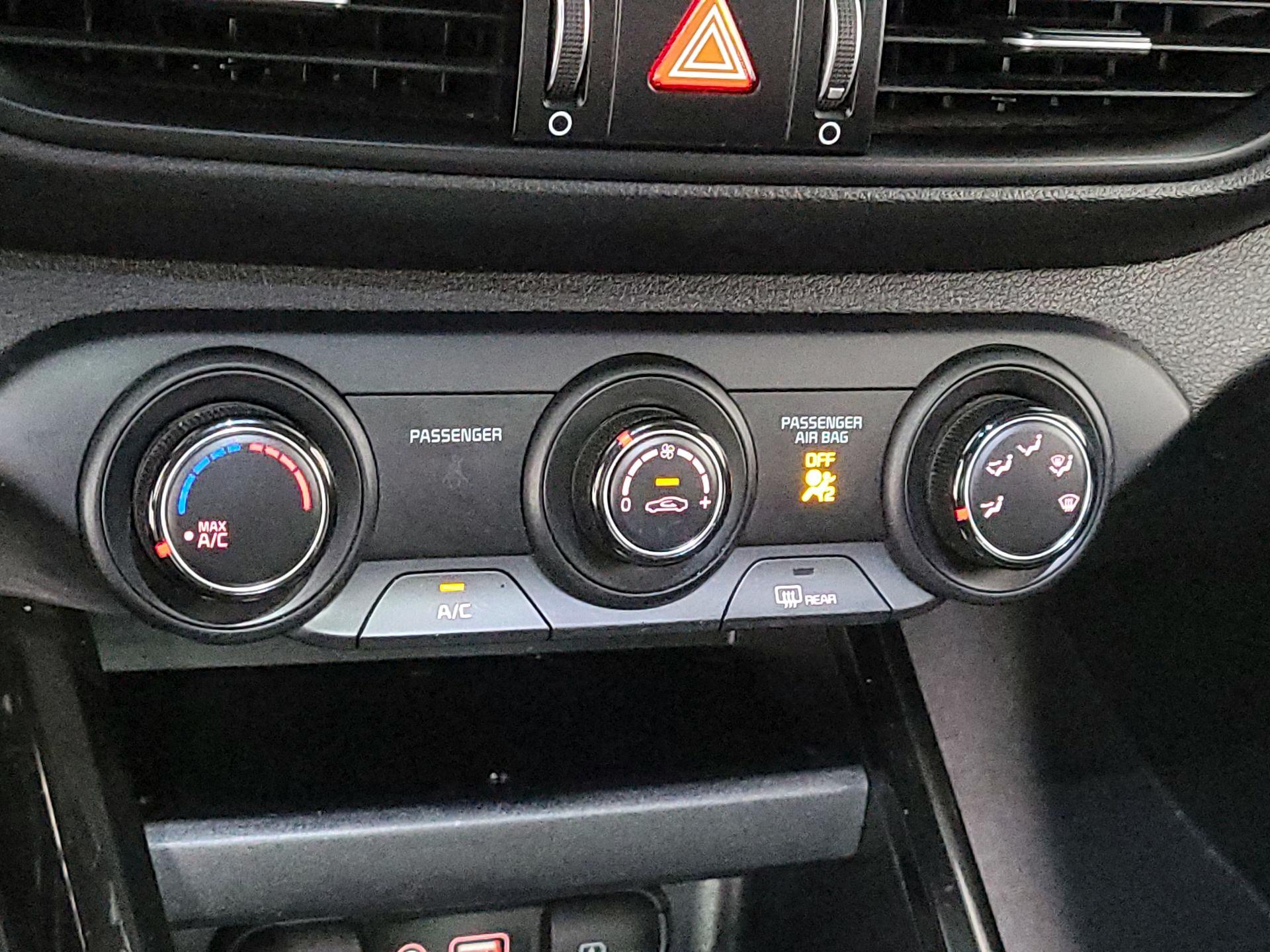 Thumbnail: 2021 Kia Forte - 15