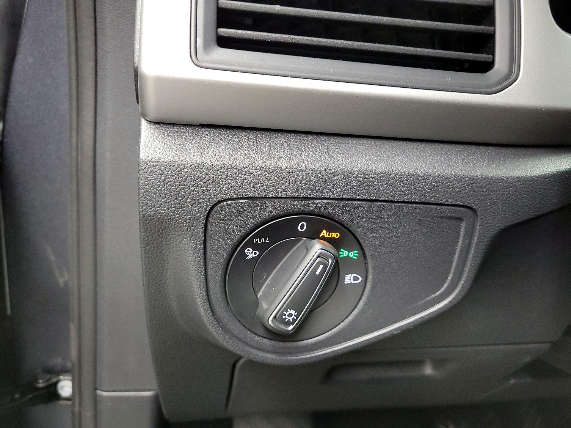 Thumbnail: 2022 Volkswagen Atlas - 13