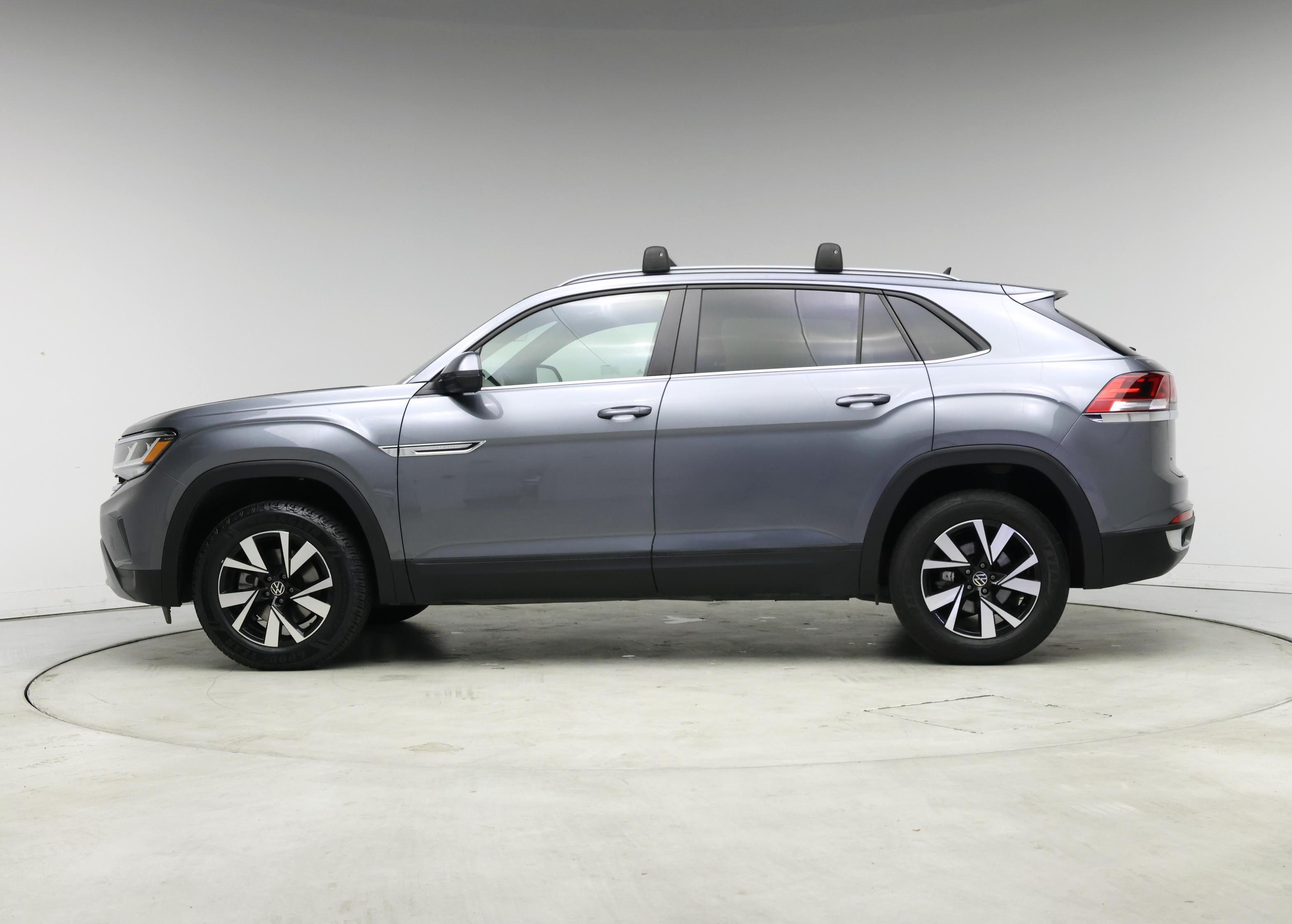 Thumbnail: 2022 Volkswagen Atlas - 3