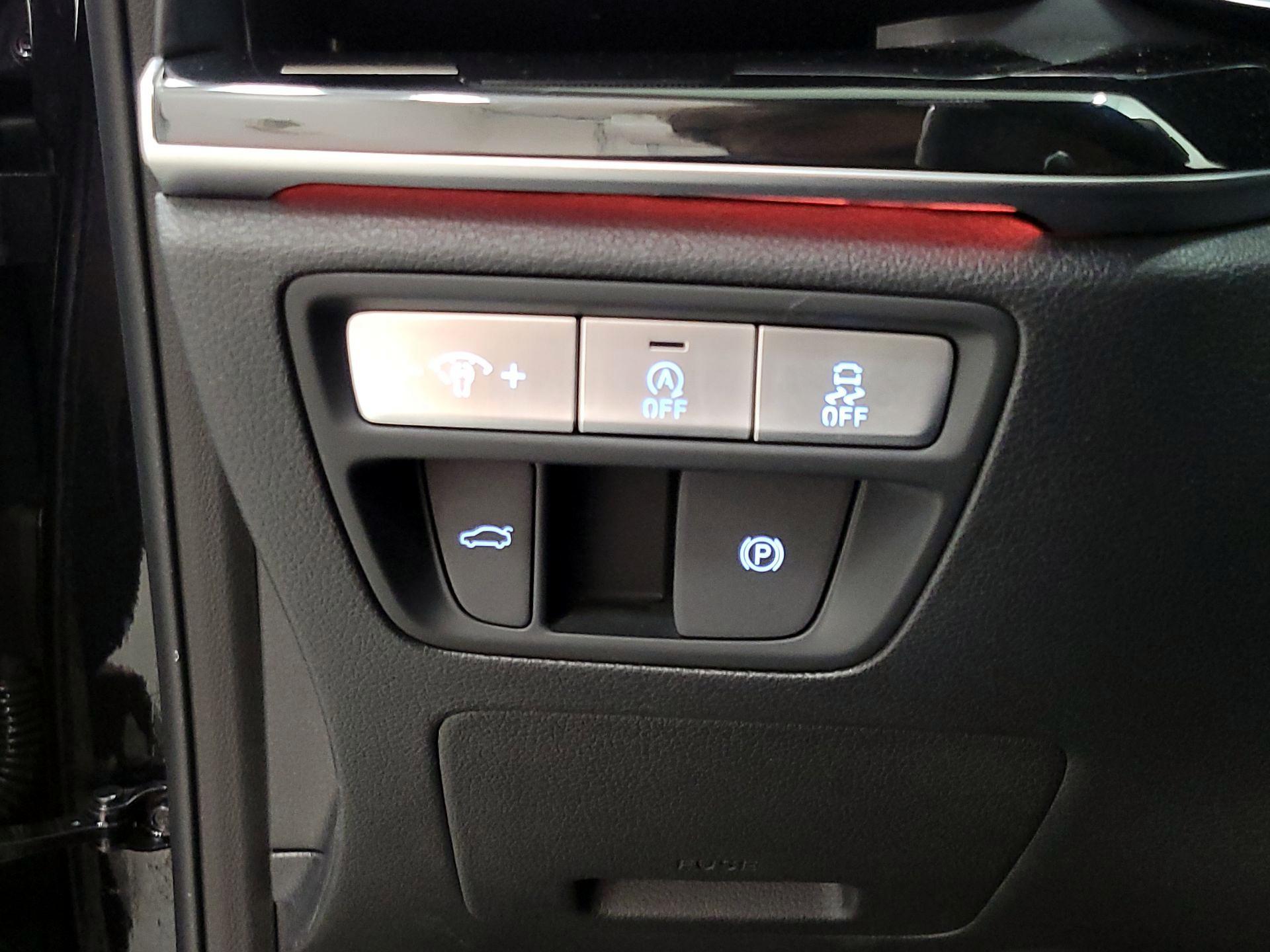 Thumbnail: 2023 Genesis G80 - 13