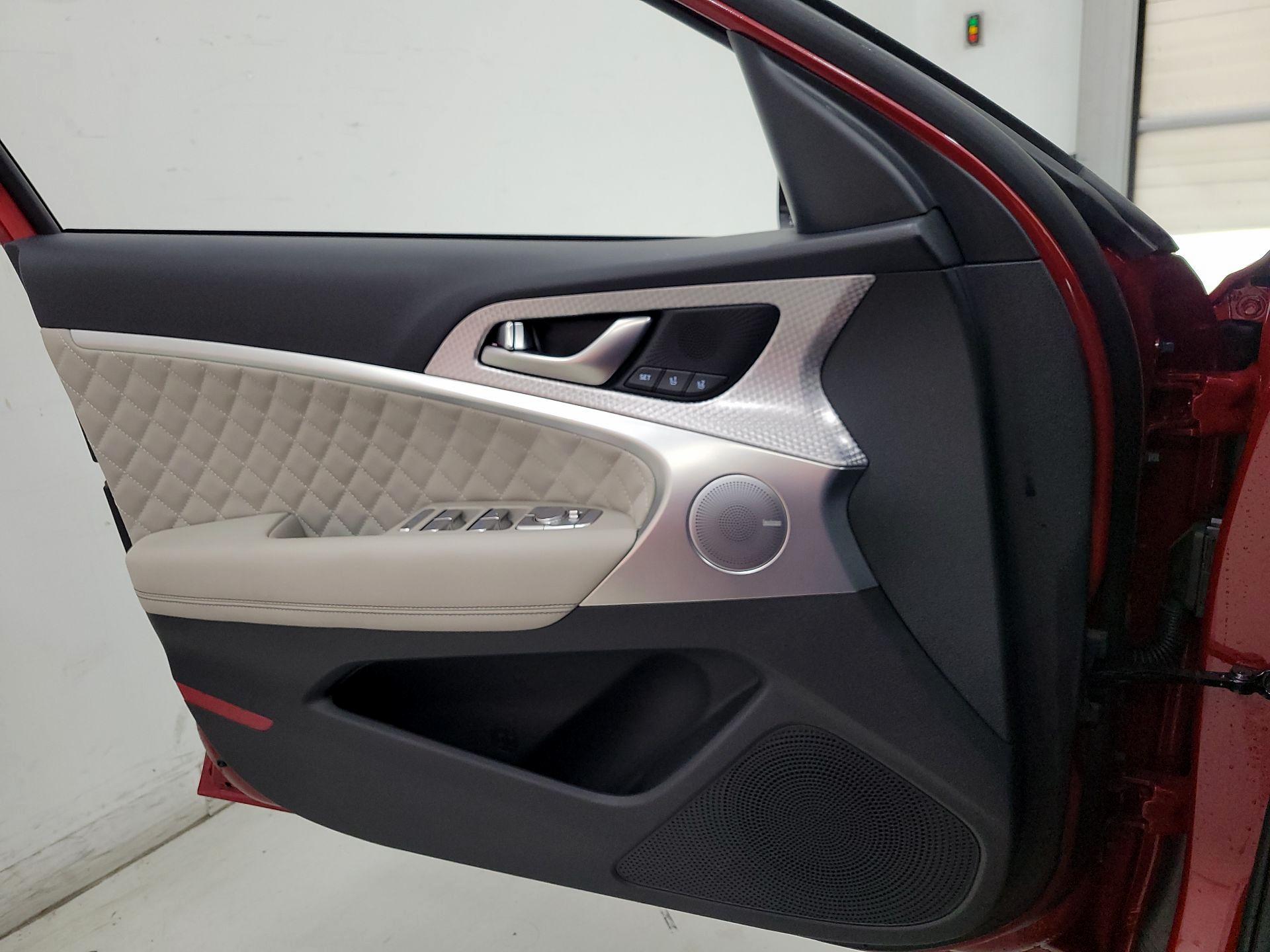 Thumbnail: 2023 Genesis G70 - 12