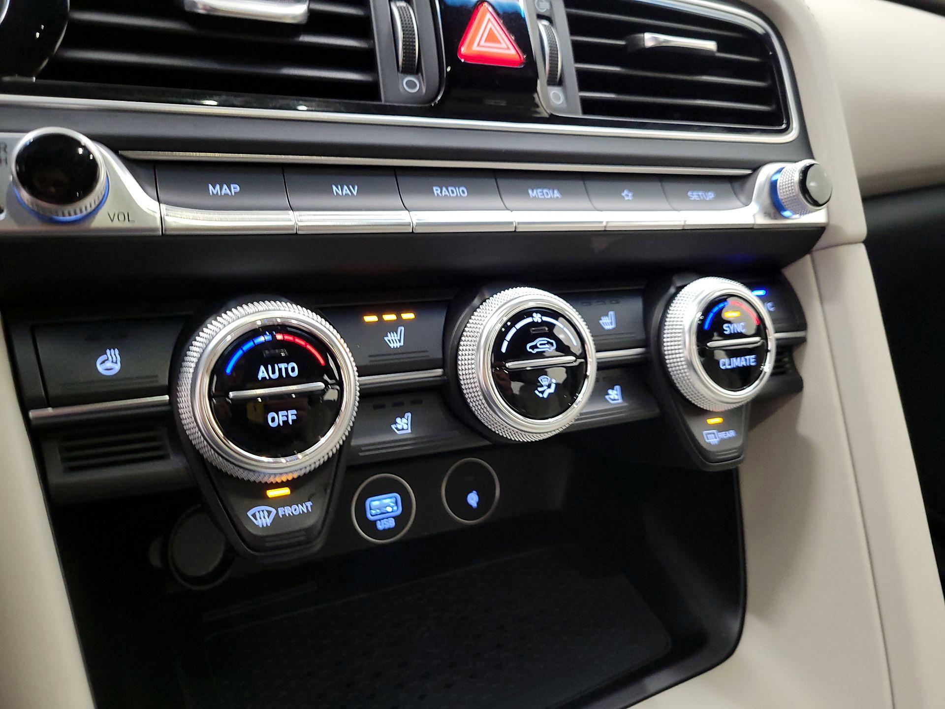 Thumbnail: 2023 Genesis G70 - 17