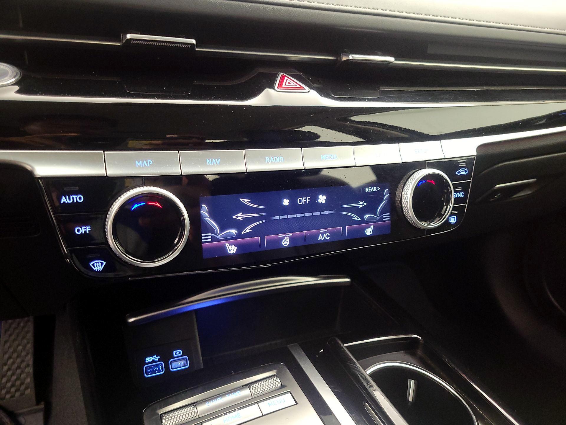 Thumbnail: 2023 Genesis G80 - 17