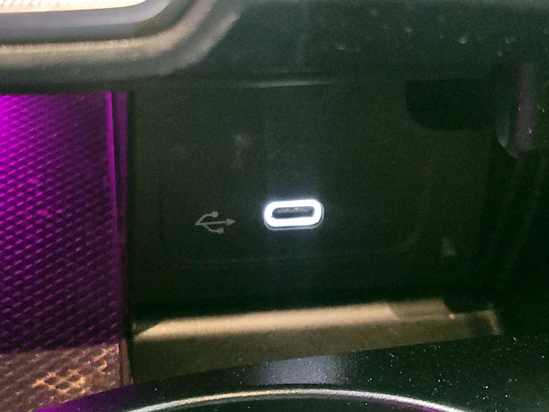 Thumbnail: 2023 Mercedes-Benz C-Class - 18