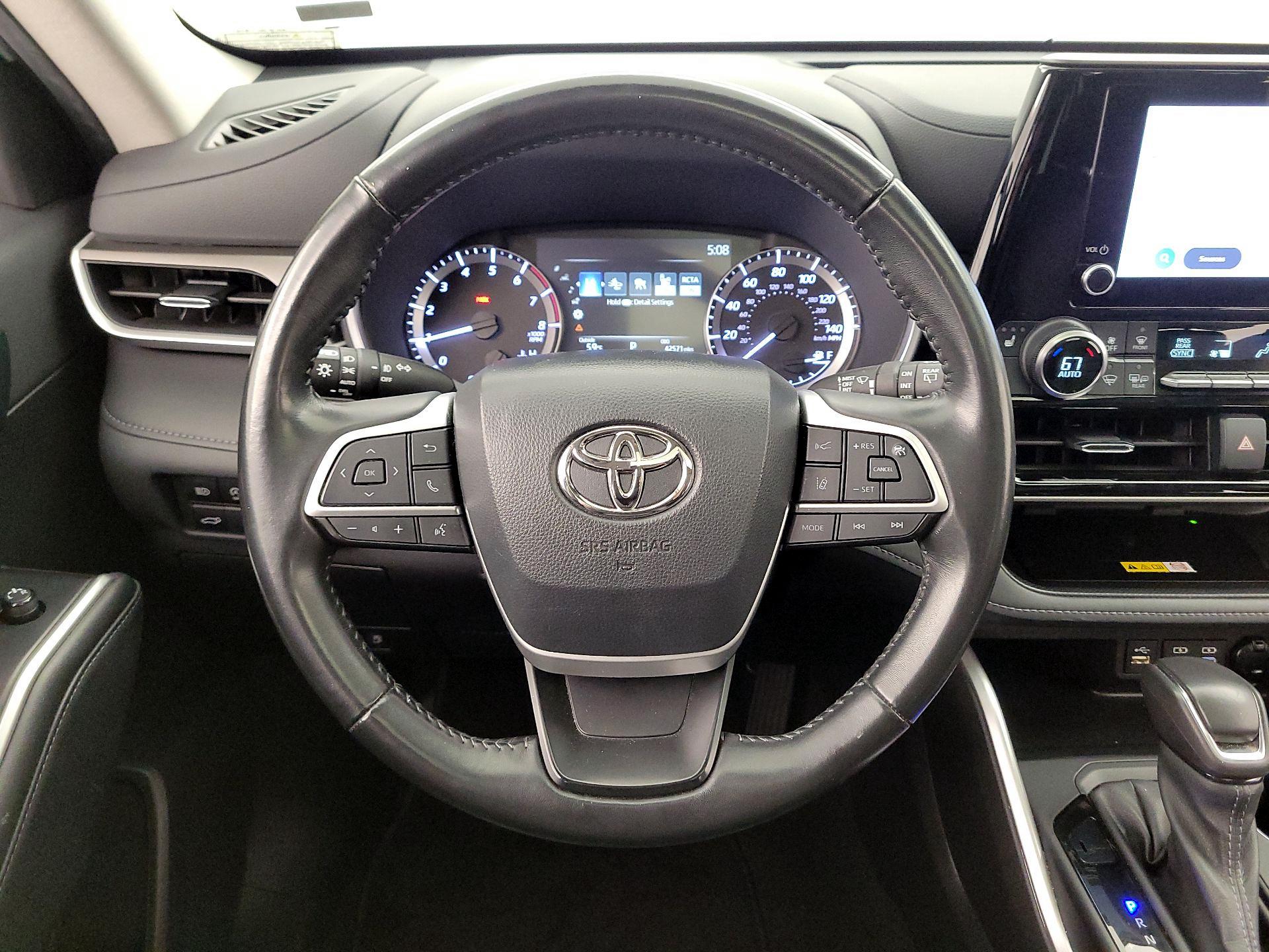 Thumbnail: 2023 Toyota Highlander - 10