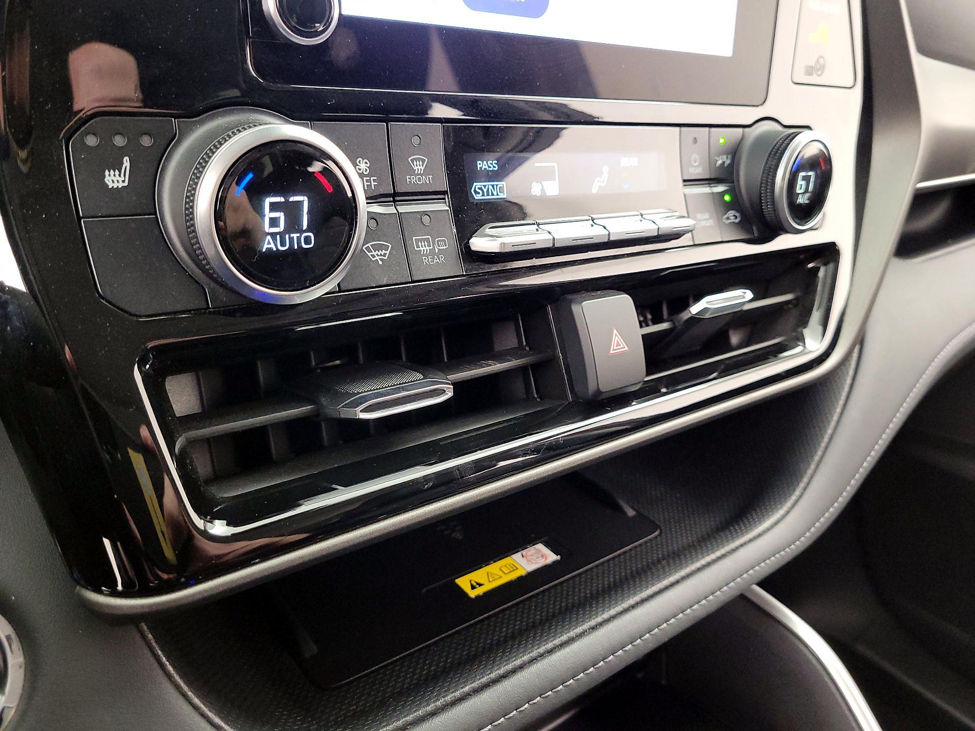 Thumbnail: 2023 Toyota Highlander - 16