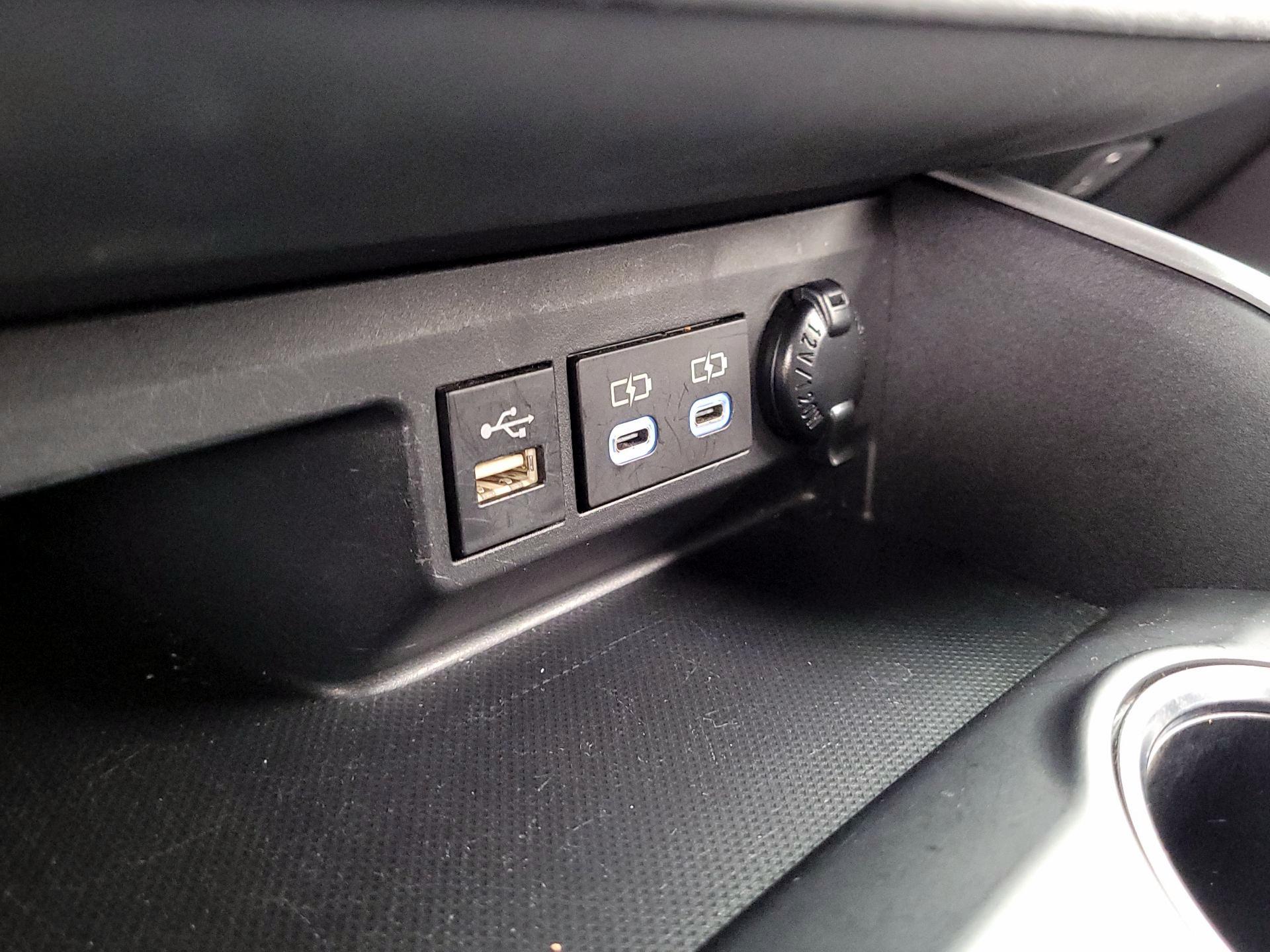 Thumbnail: 2023 Toyota Highlander - 18