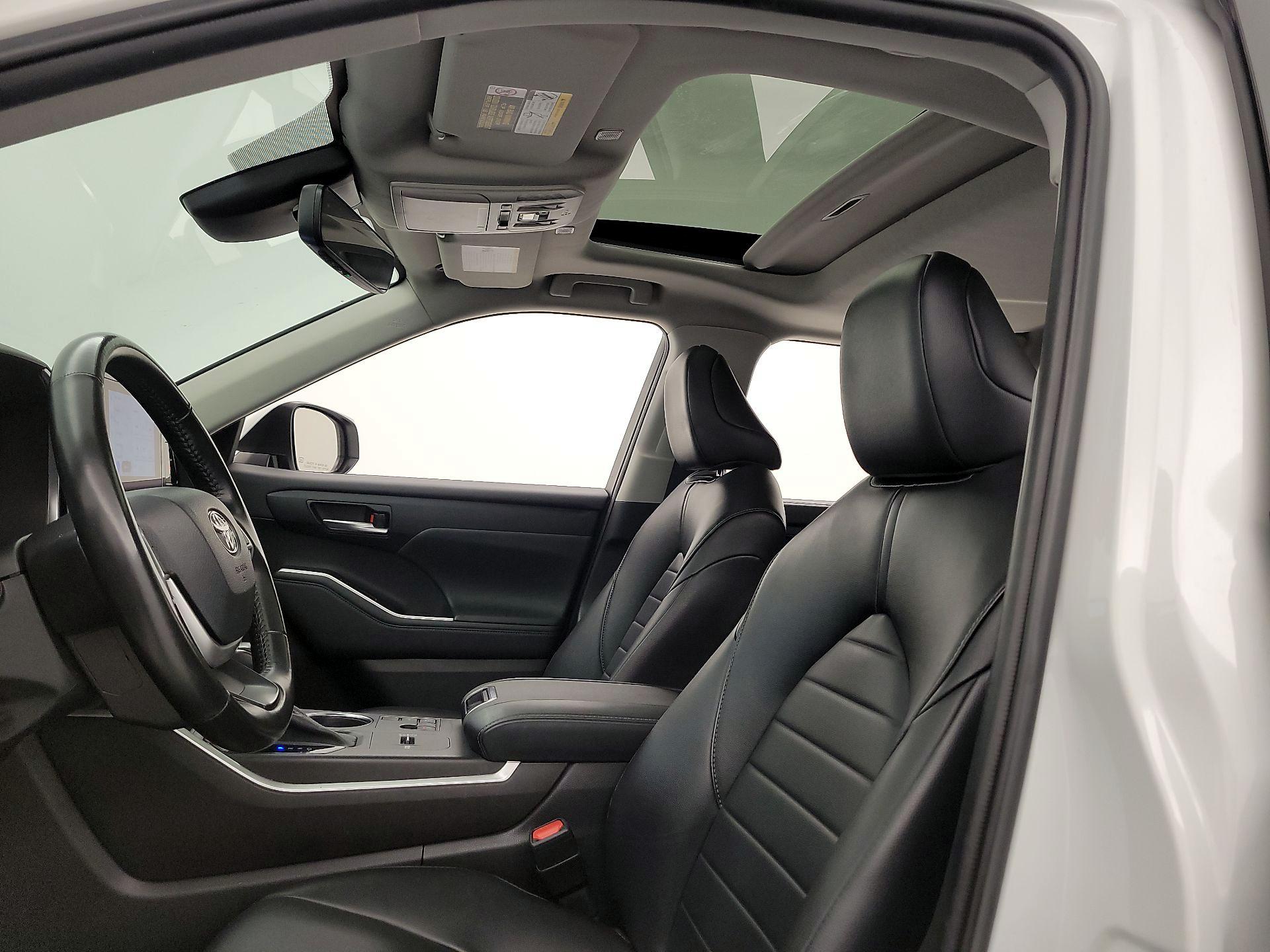 Thumbnail: 2023 Toyota Highlander - 19