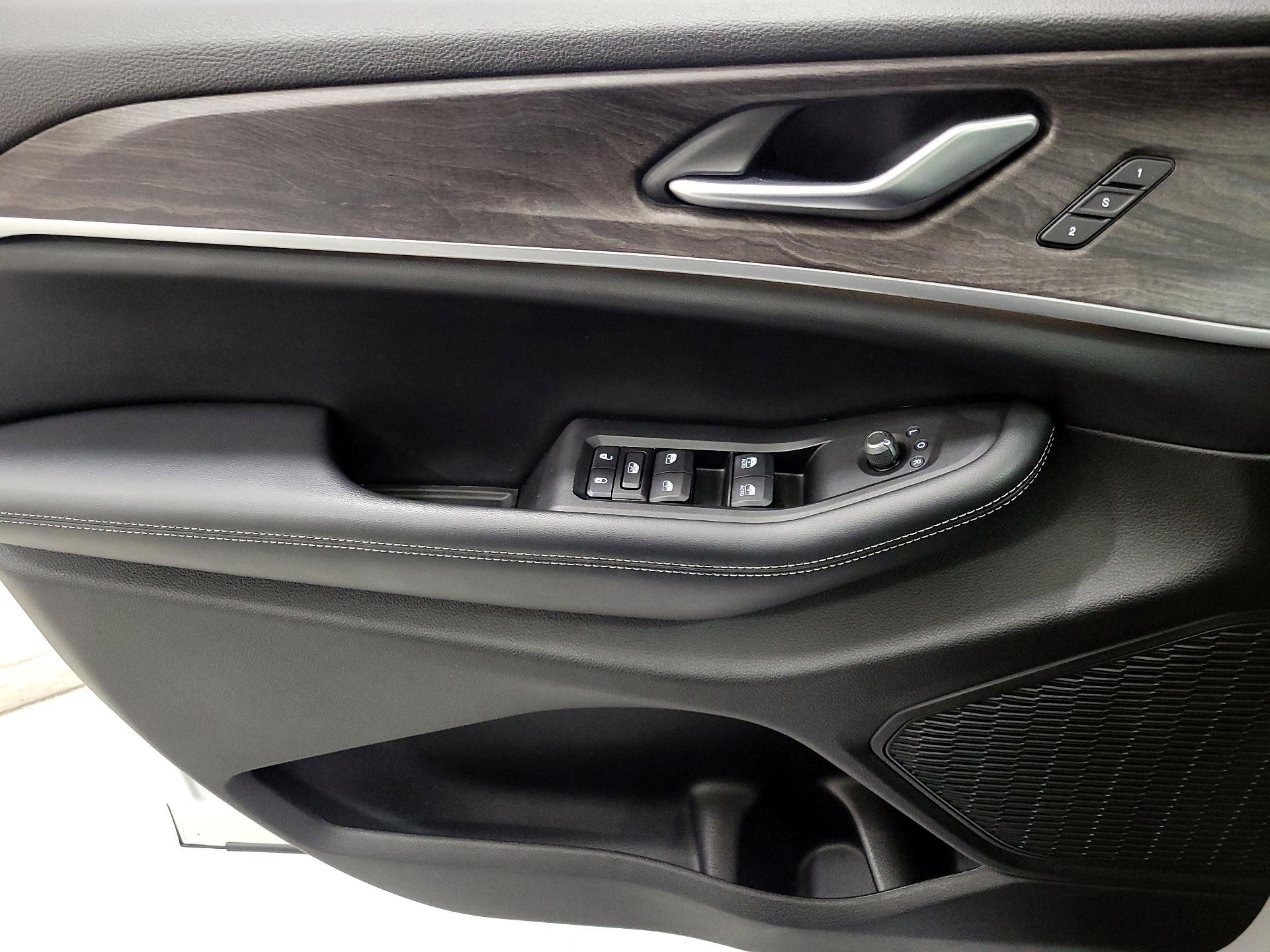 Thumbnail: 2023 Jeep Grand Cherokee - 12