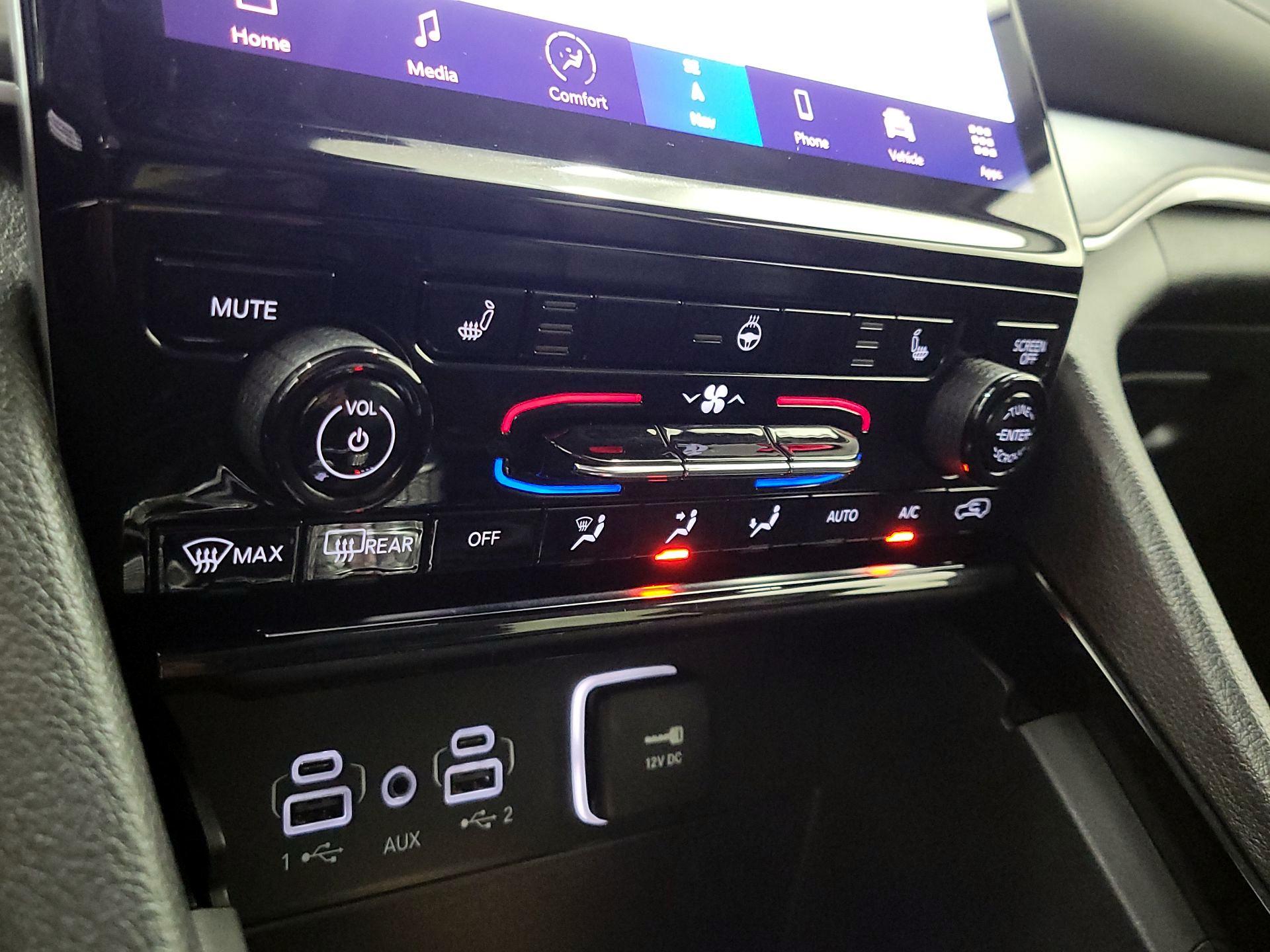 Thumbnail: 2023 Jeep Grand Cherokee - 17