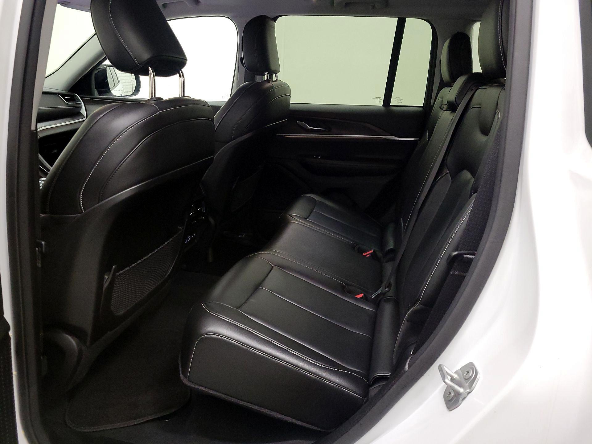 Thumbnail: 2023 Jeep Grand Cherokee - 20