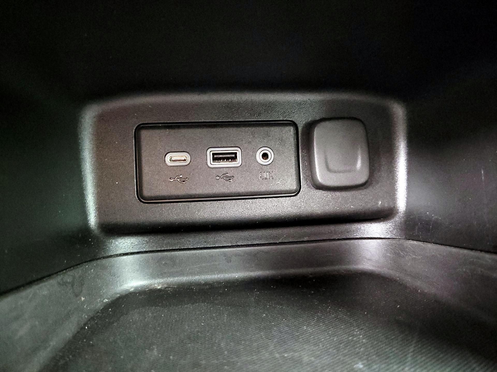 Thumbnail: 2022 Chevrolet Equinox - 18