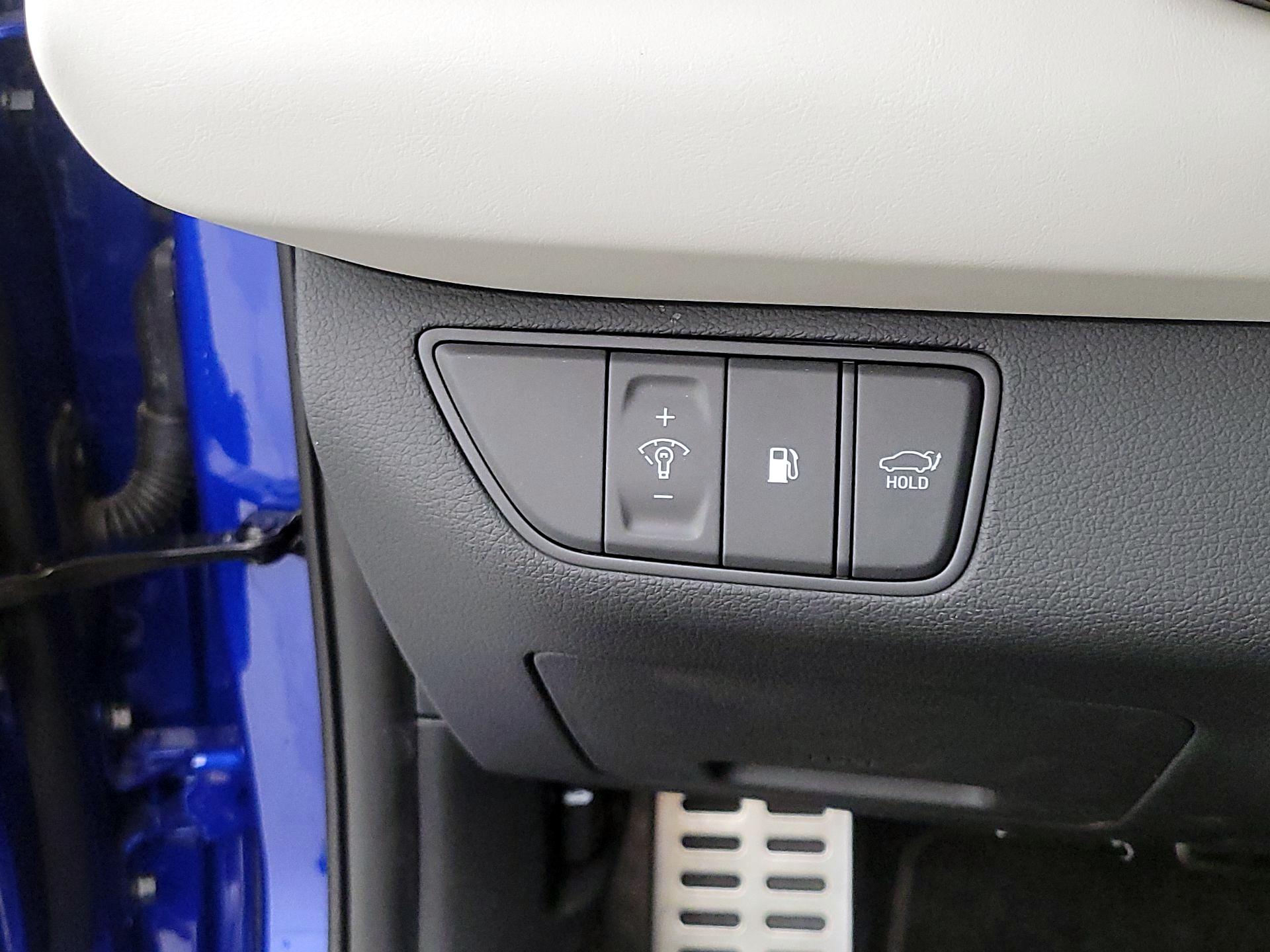 Thumbnail: 2023 Genesis G70 - 13