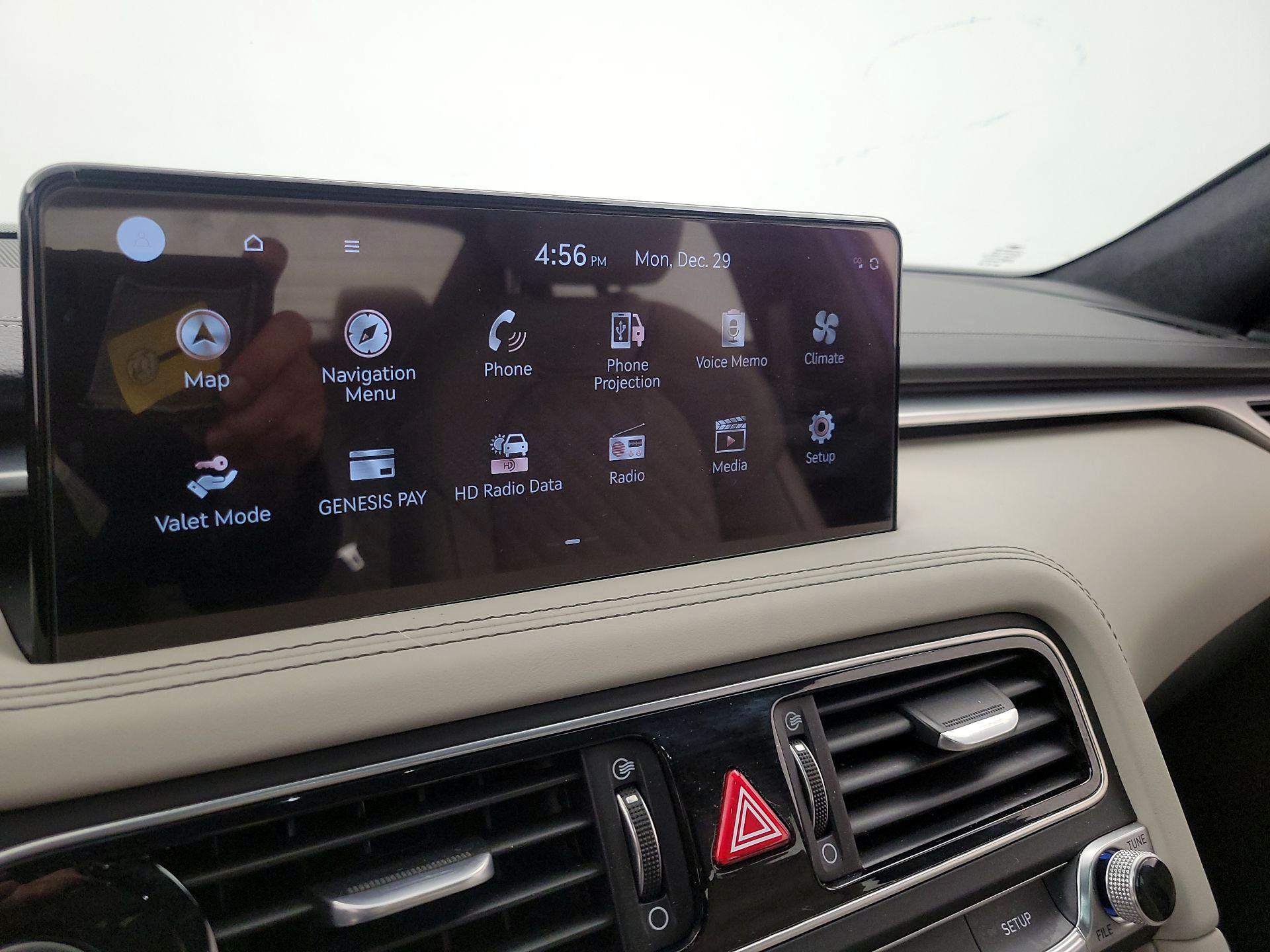 Thumbnail: 2023 Genesis G70 - 16