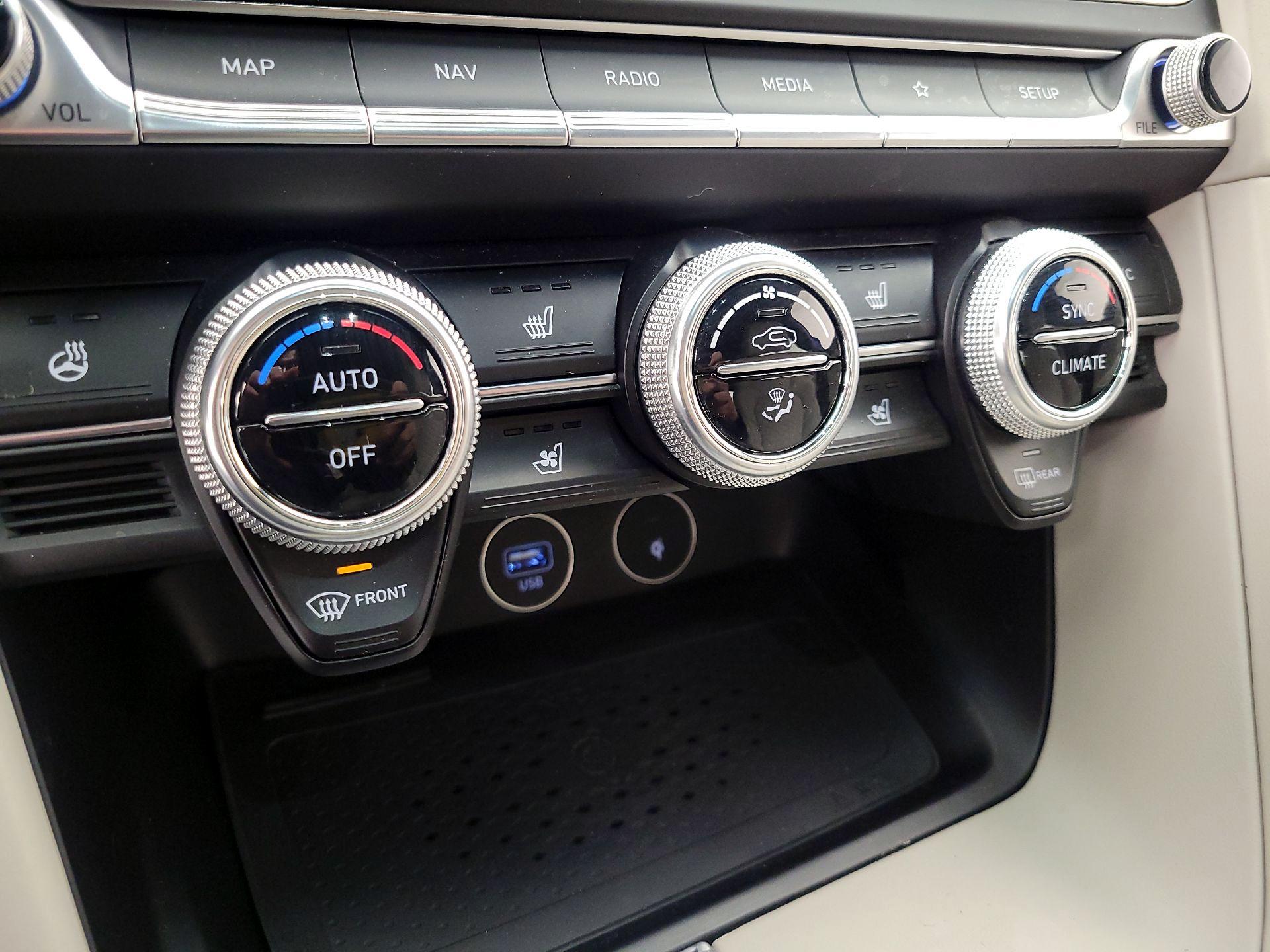 Thumbnail: 2023 Genesis G70 - 17