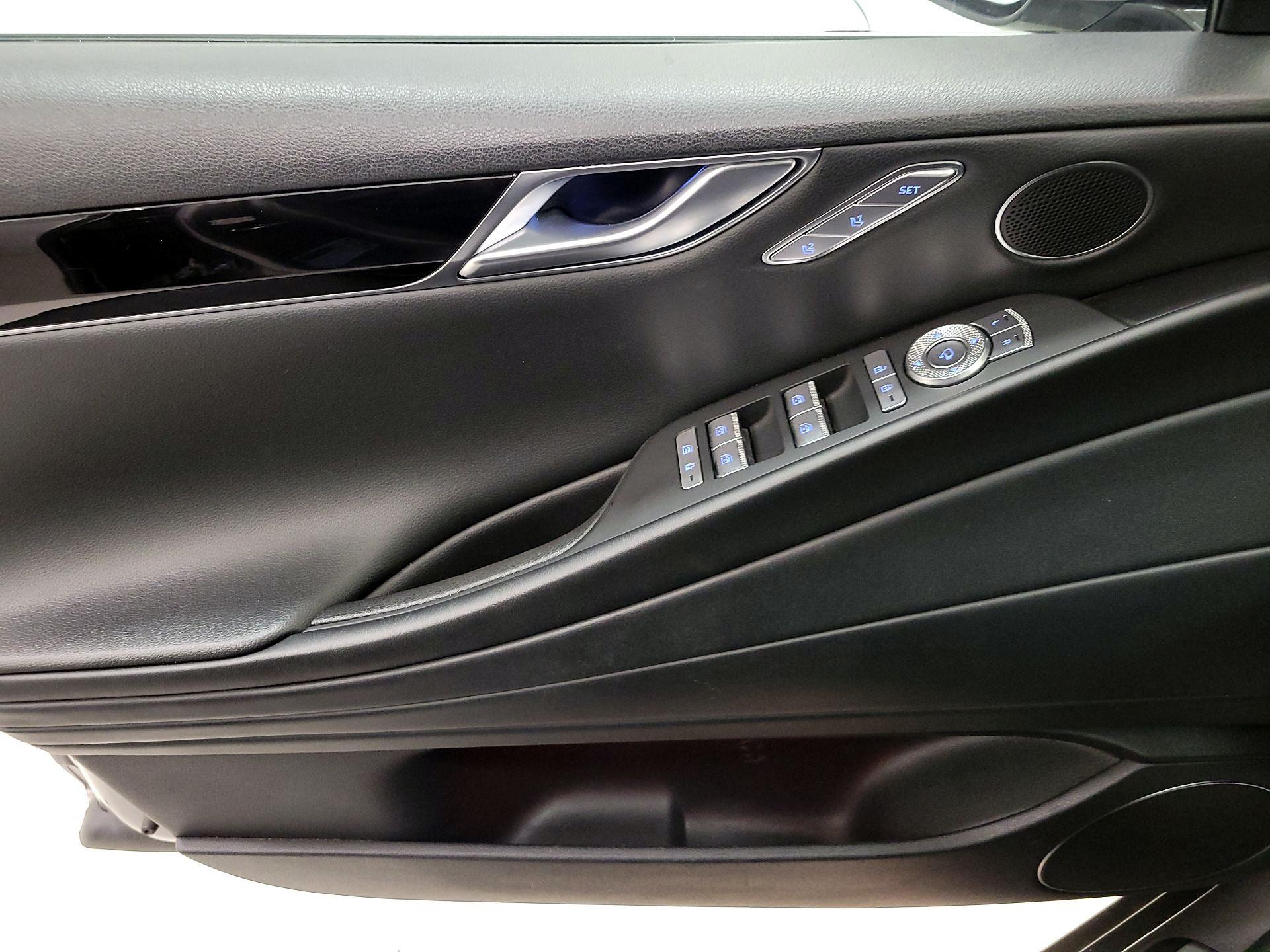 Thumbnail: 2023 Genesis G80 - 12