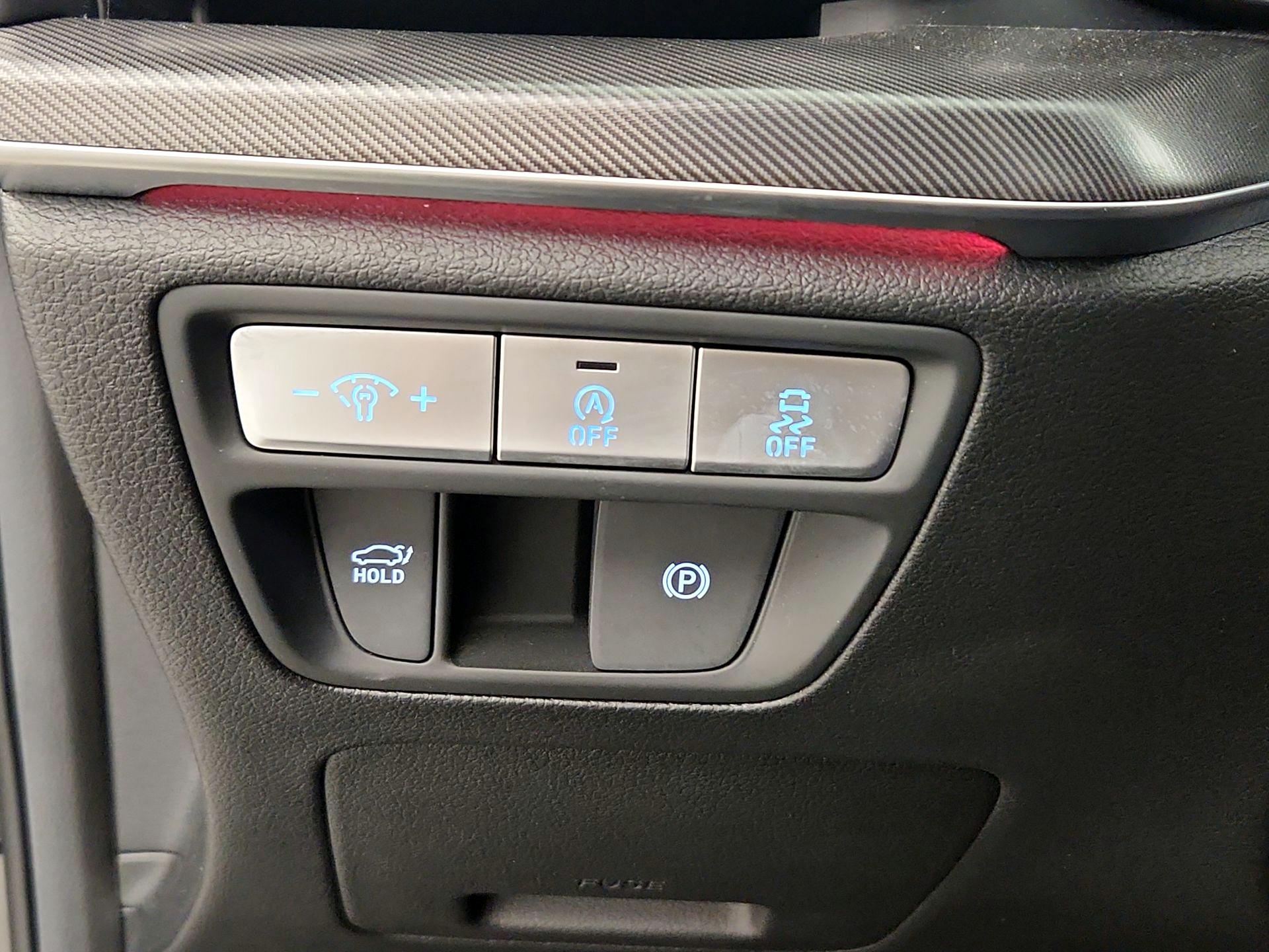 Thumbnail: 2023 Genesis G80 - 13