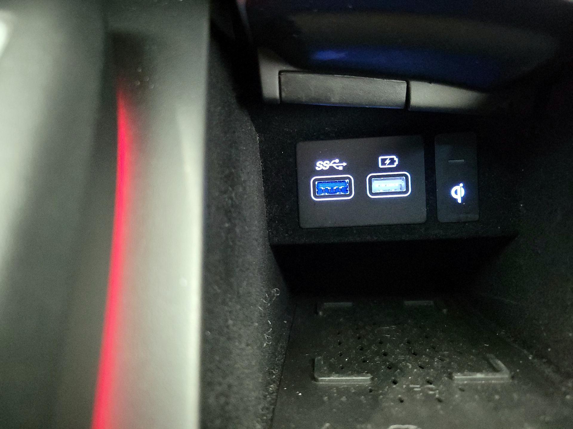 Thumbnail: 2023 Genesis GV70 - 19