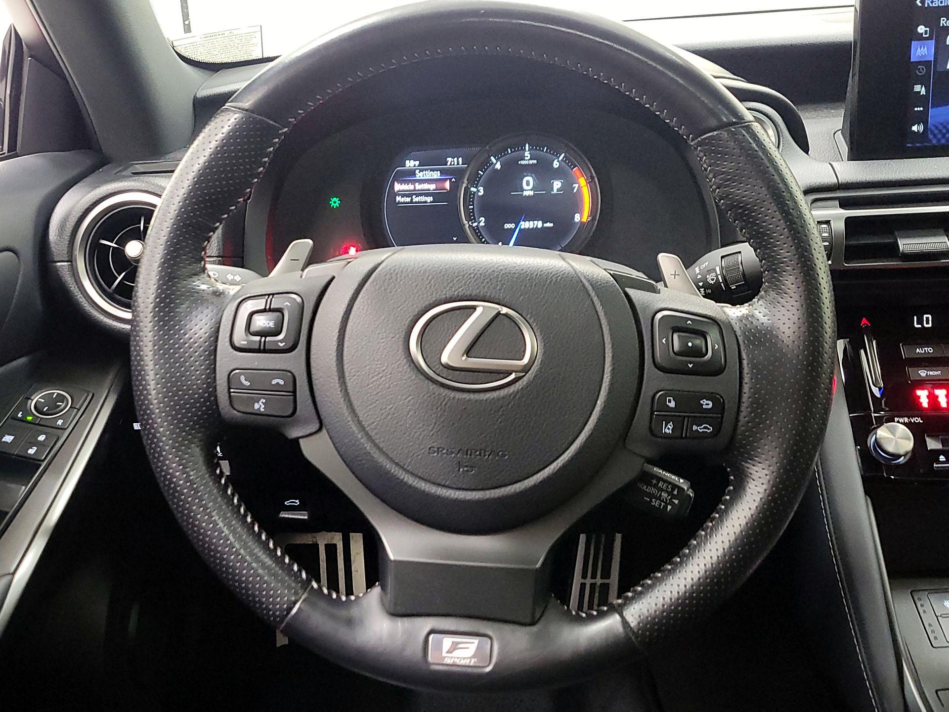 Thumbnail: 2022 Lexus IS - 10