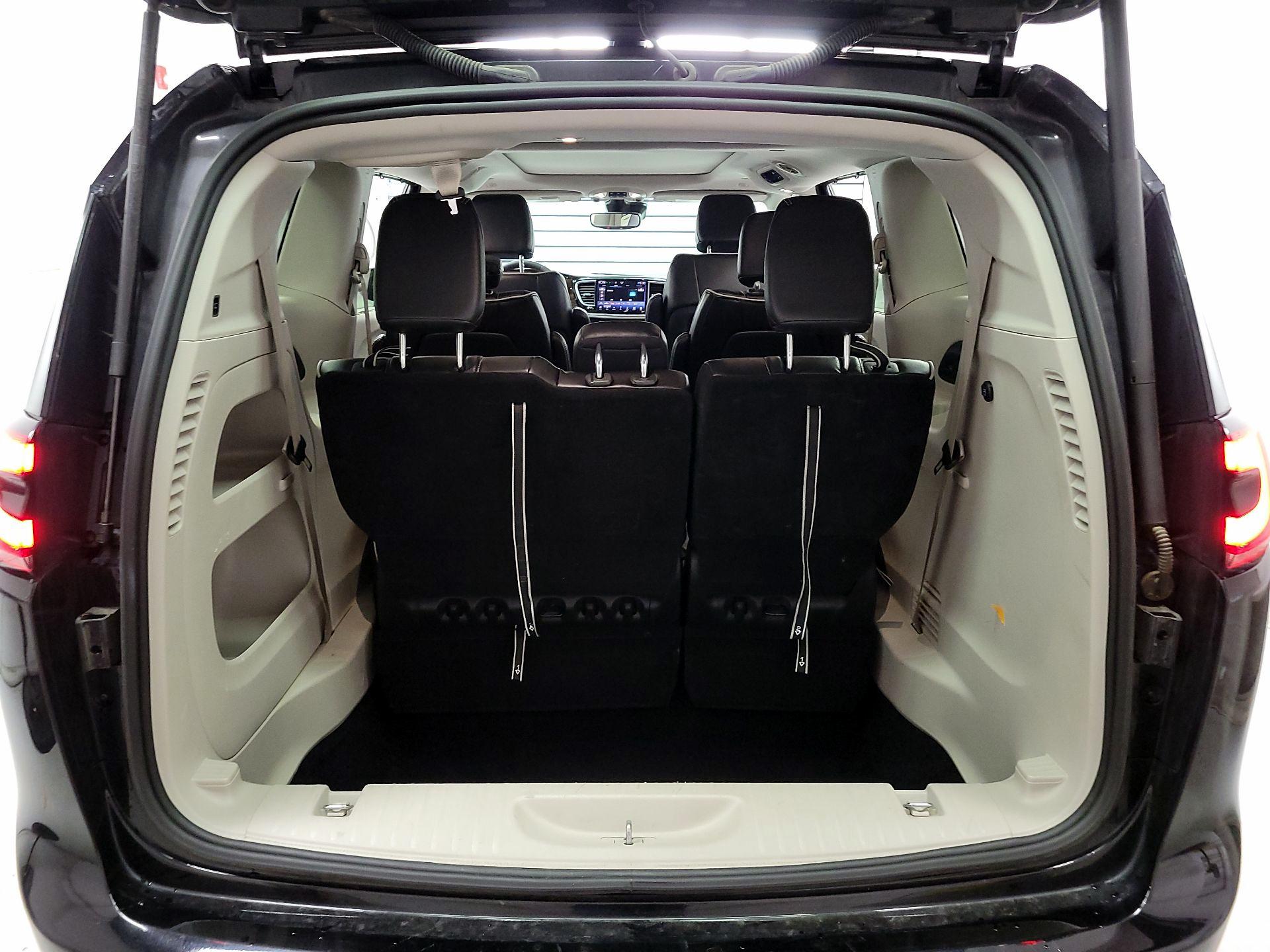 Thumbnail: 2024 Chrysler Pacifica - 15