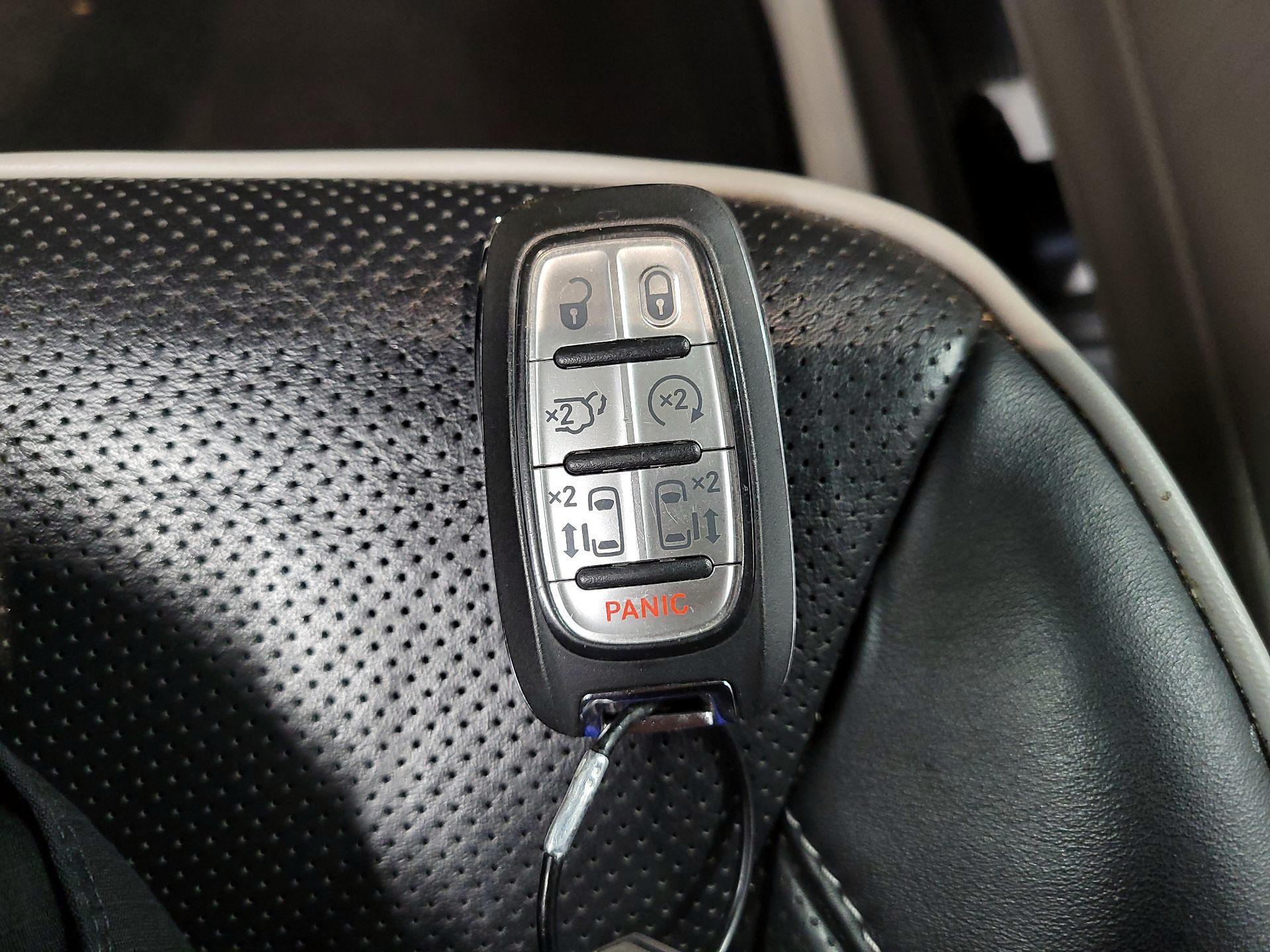 Thumbnail: 2024 Chrysler Pacifica - 17