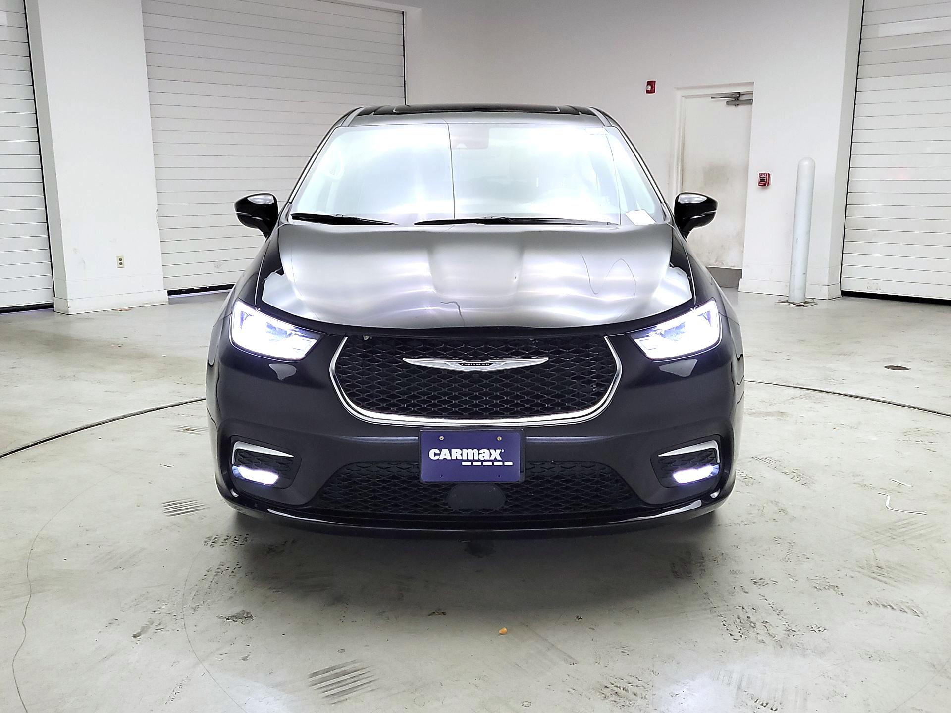 Thumbnail: 2024 Chrysler Pacifica - 2