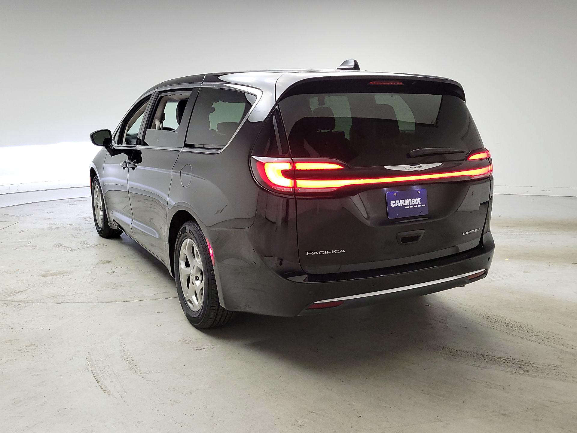 Thumbnail: 2024 Chrysler Pacifica - 7