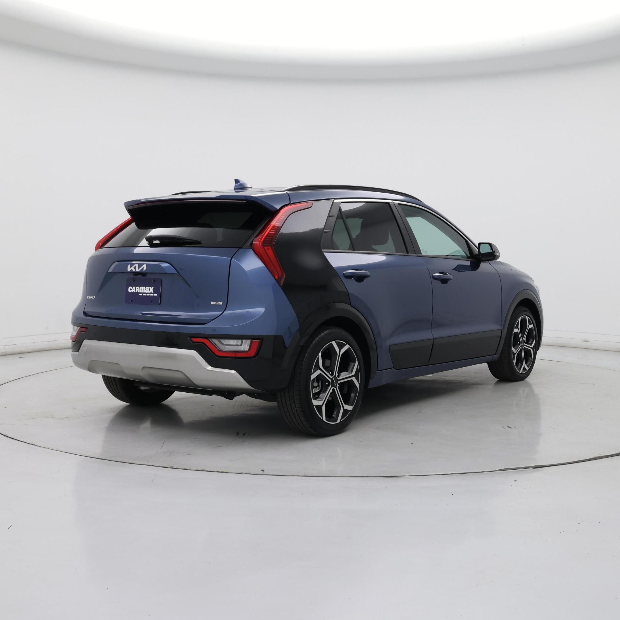 Thumbnail: 2023 Kia Niro - 8