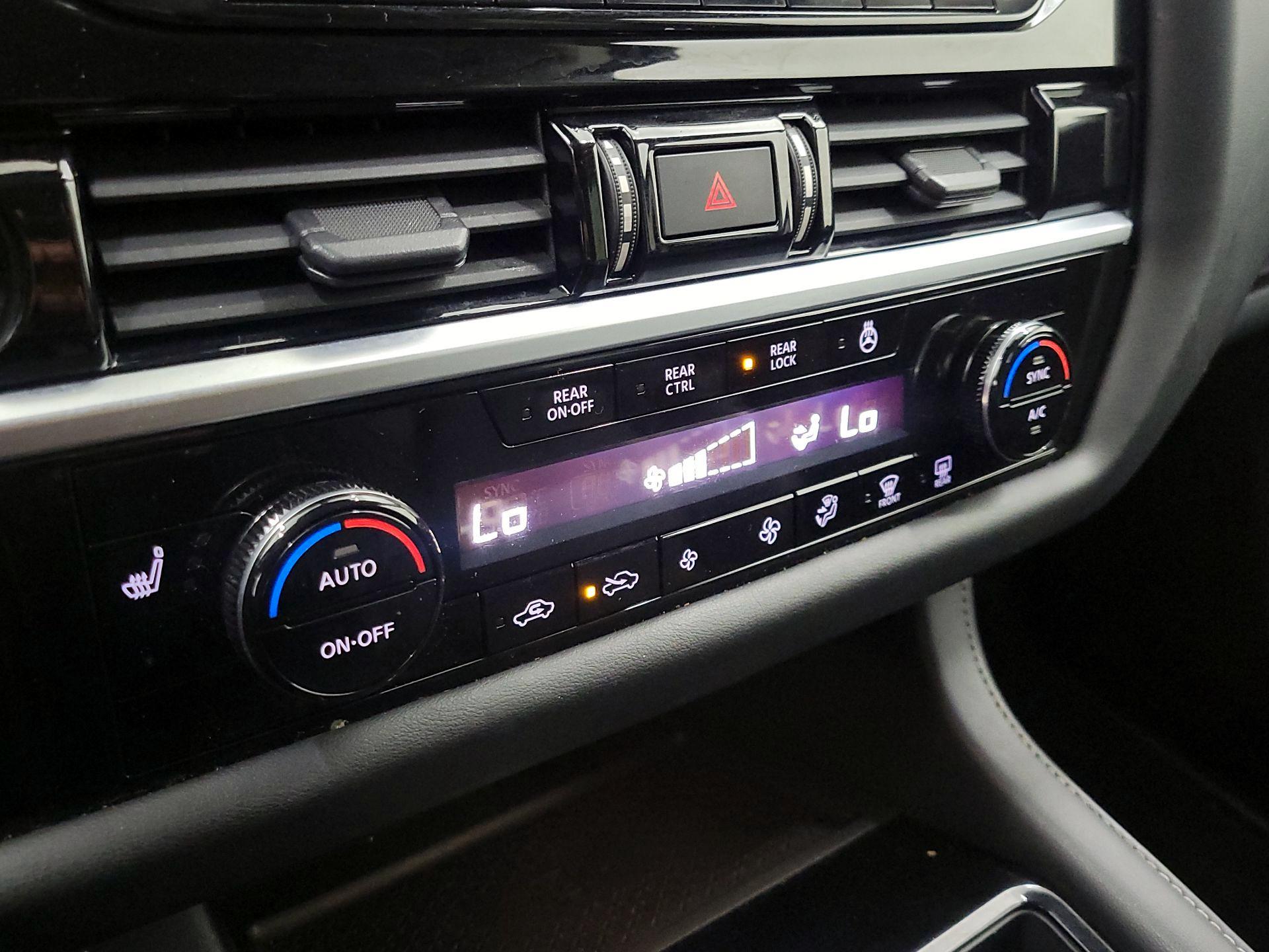 Thumbnail: 2023 Nissan Pathfinder - 17